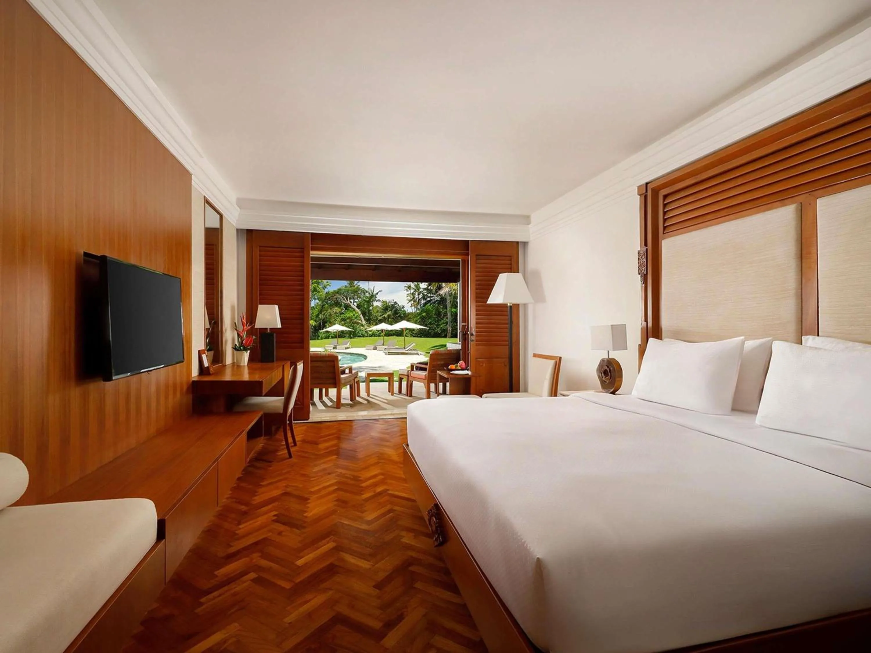 Bedroom, Bed in Nusa Dua Beach Hotel and Spa - Handwritten Collection