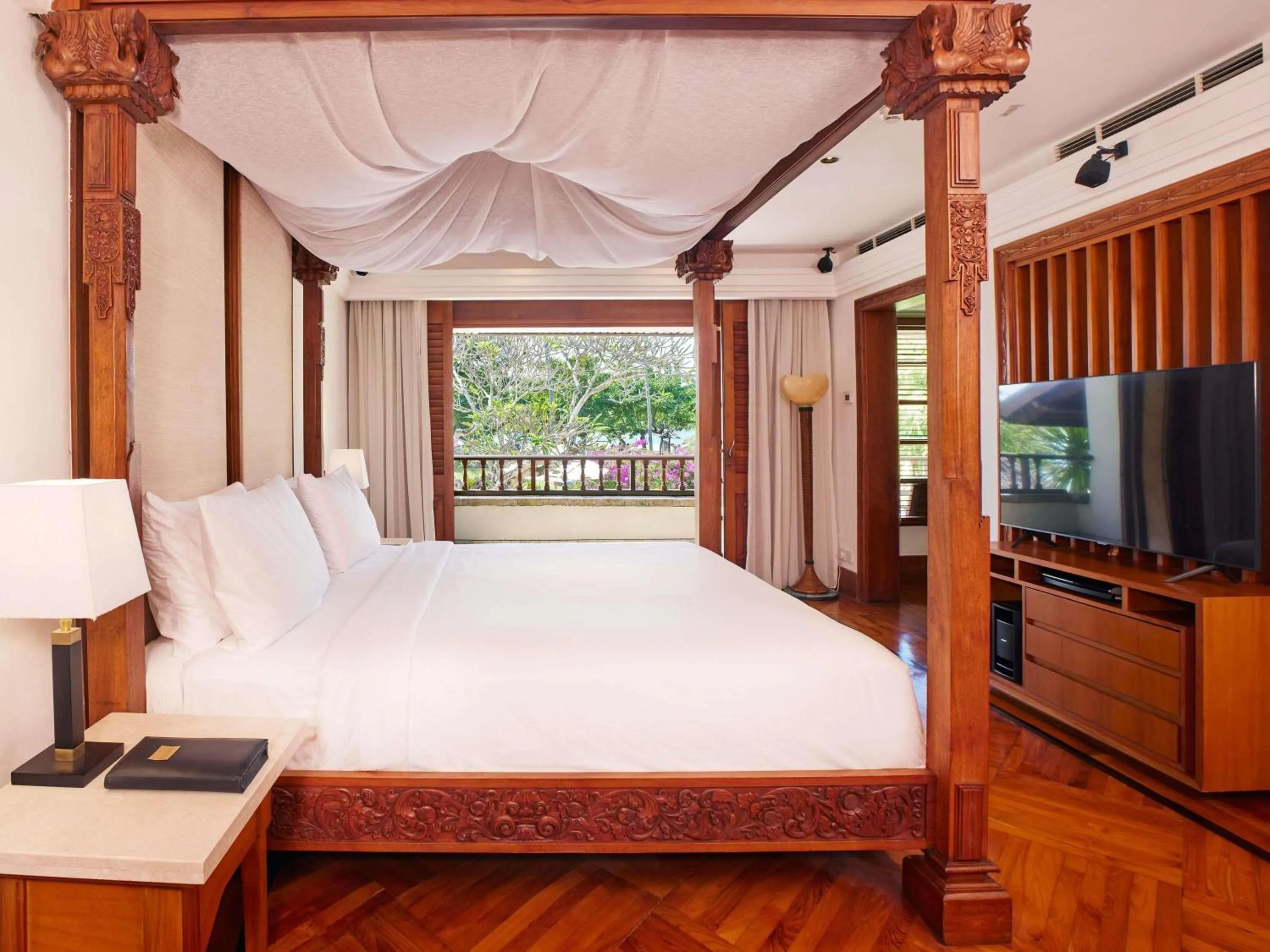 Bedroom, Bed in Nusa Dua Beach Hotel and Spa - Handwritten Collection