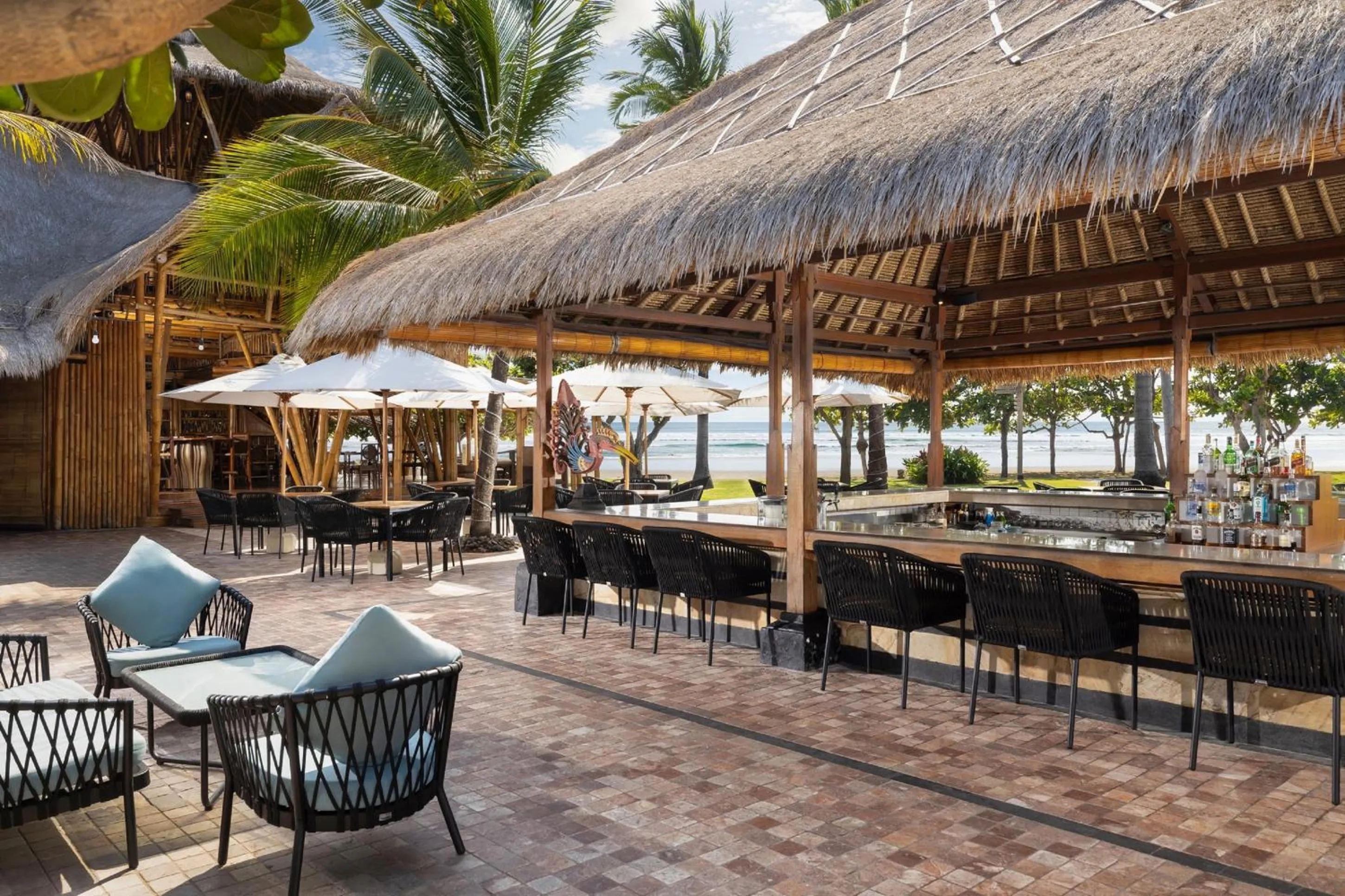 Lounge or bar in Nusa Dua Beach Hotel and Spa - Handwritten Collection