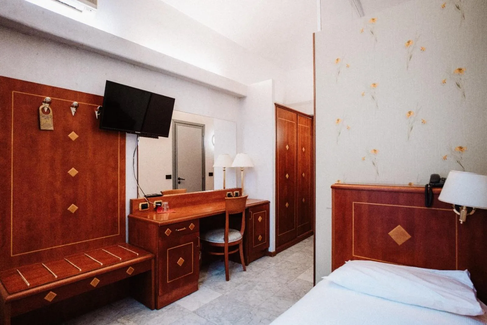 Bed in Hotel Chelsea