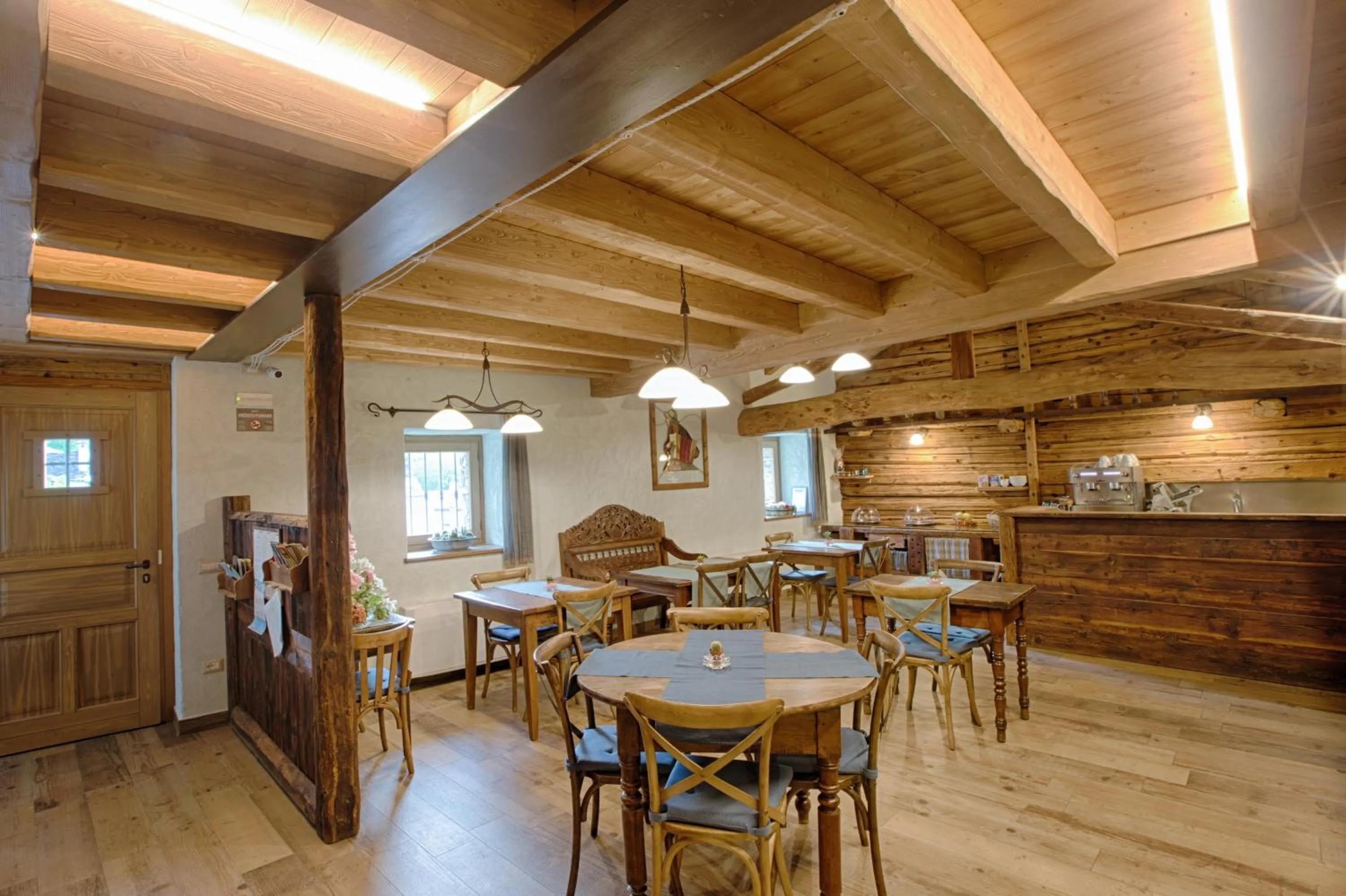 Lobby or reception in Chambres d'hôtes La Moraine Enchantée