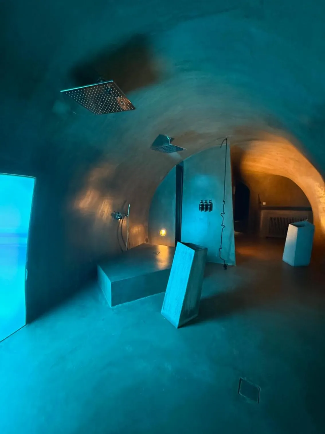 Shower in Aesthesis Boutique Villas Firostefani