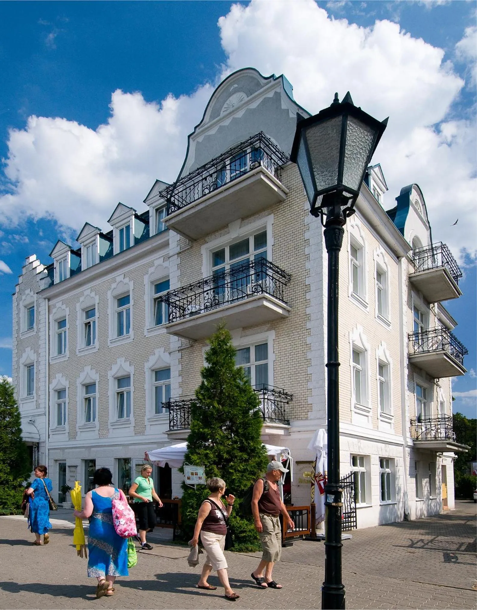 Property building in Villa Nautilus