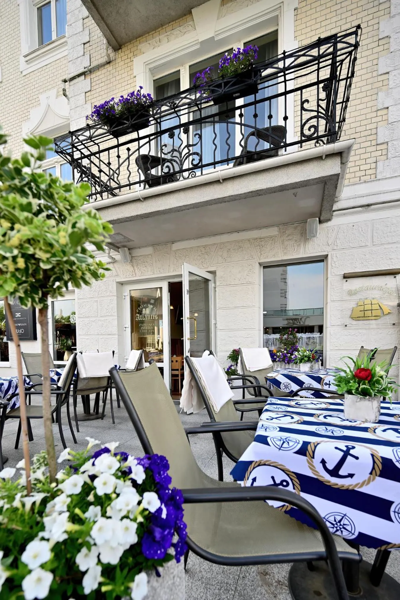 Property building in Villa Nautilus