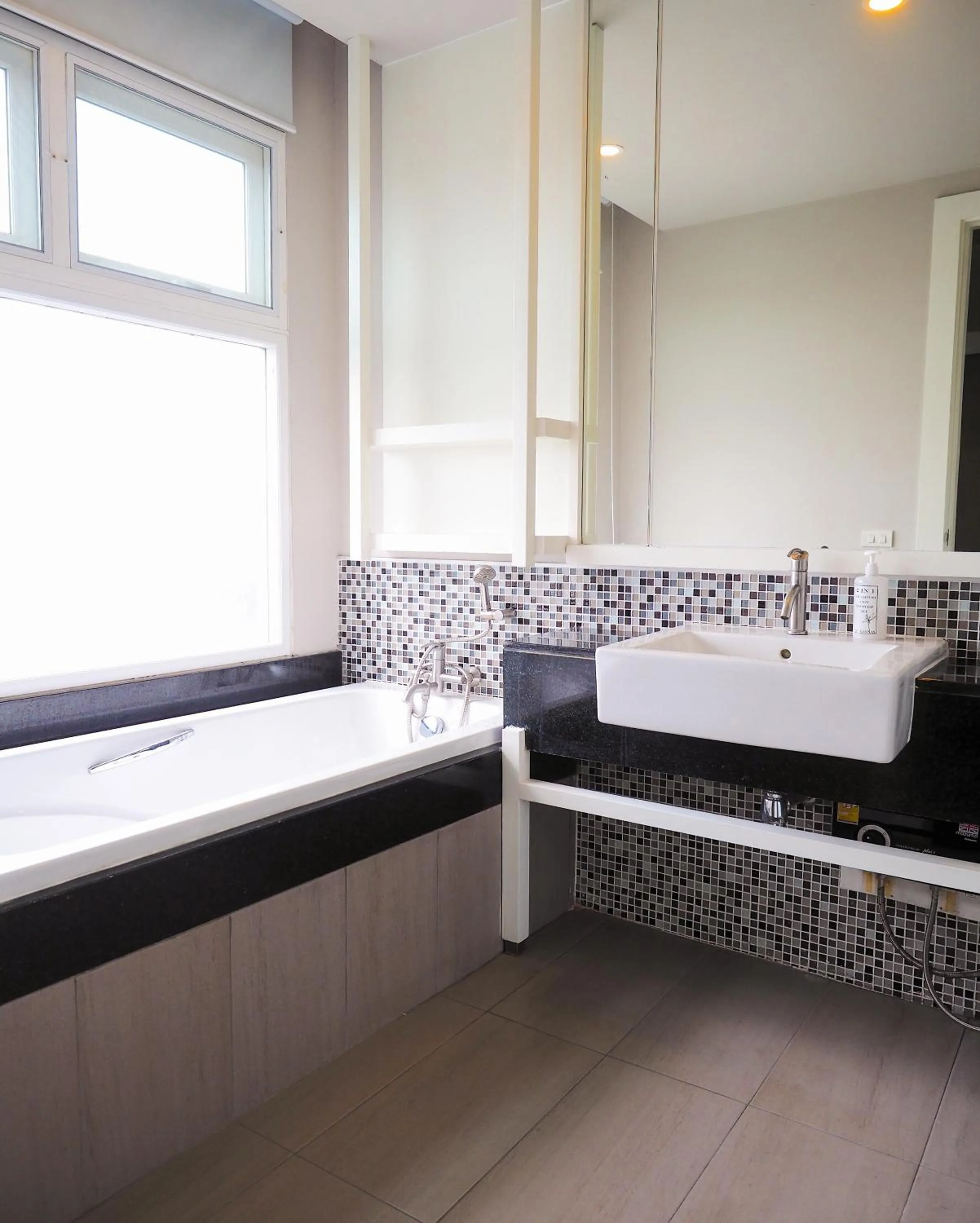 Bathroom in THE KANNAS Hotel & Serviced Apartment, Chiang Mai SHA Certified
