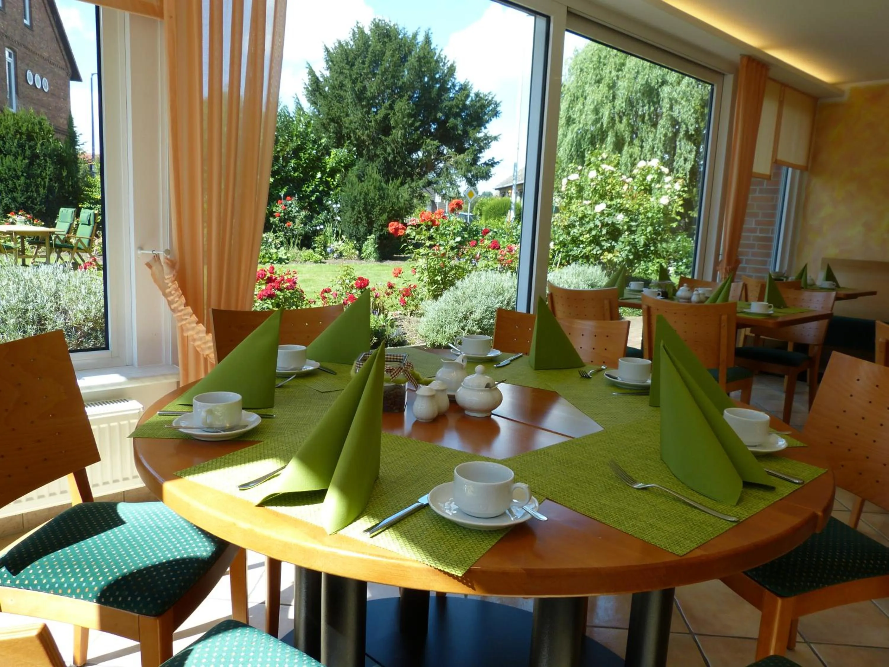 Restaurant/places to eat in Landhaus Bolzum