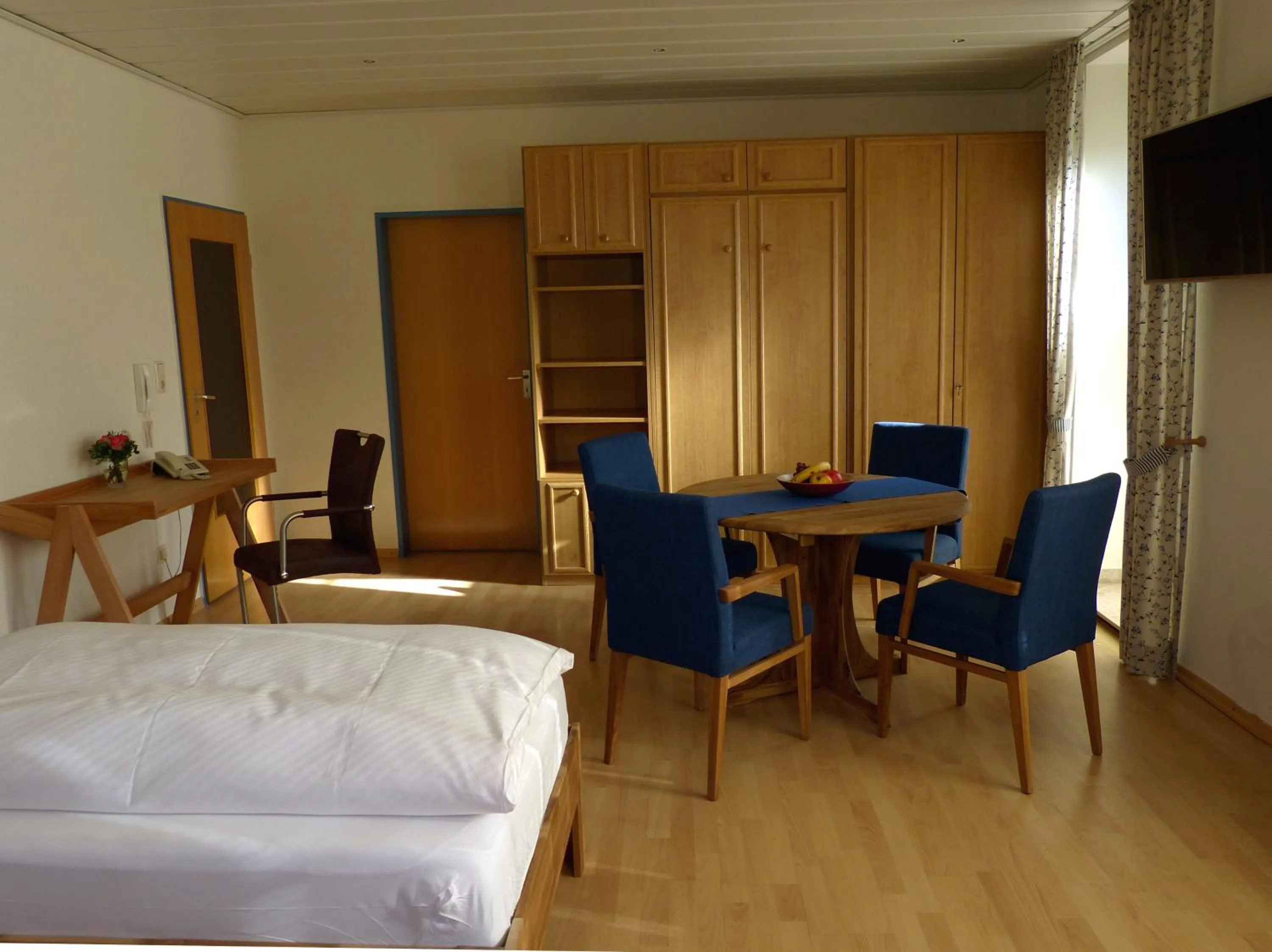 Seating area, Bed in Landhaus Bolzum