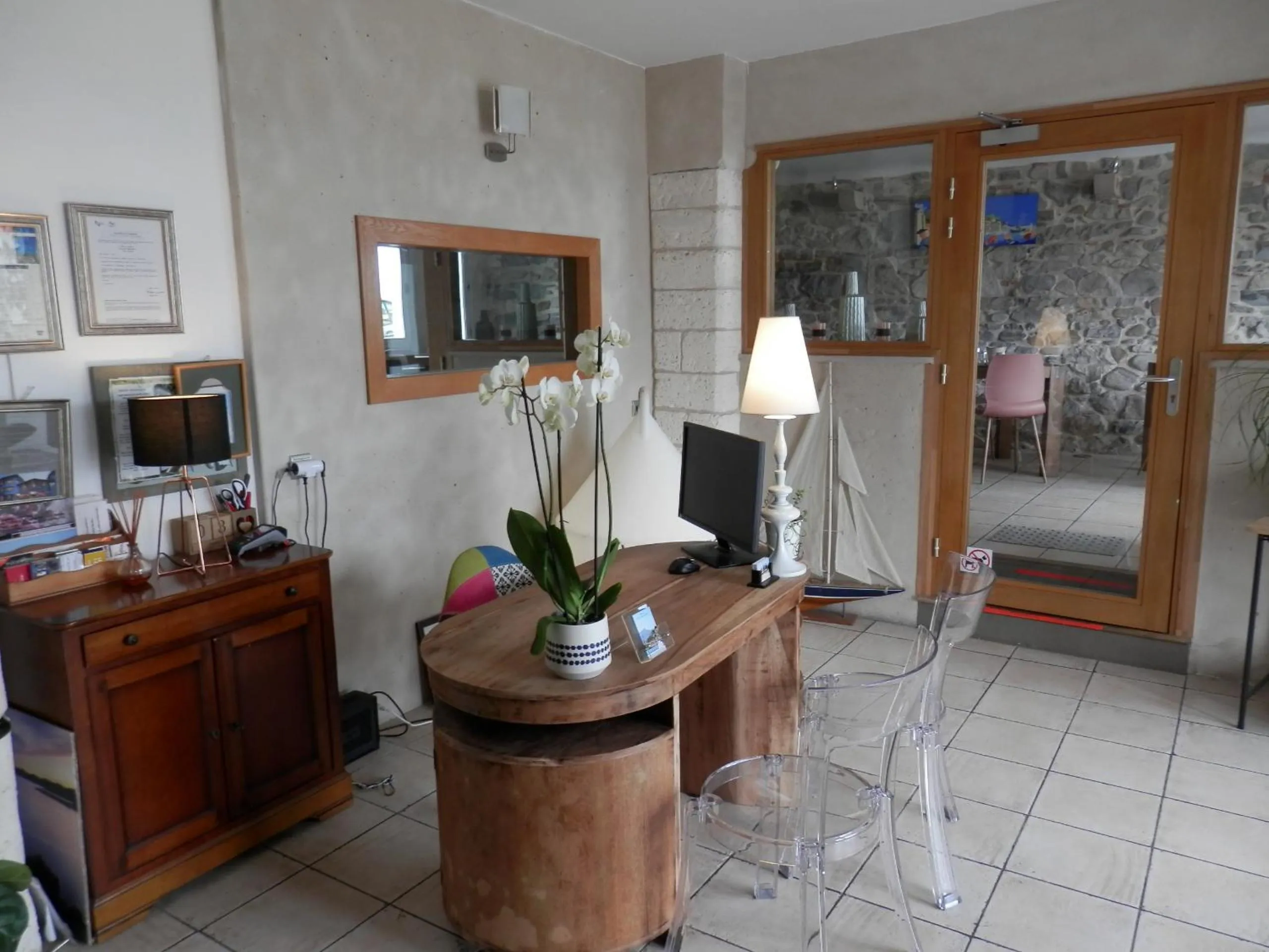 Lobby or reception in Hôtel La Caravelle
