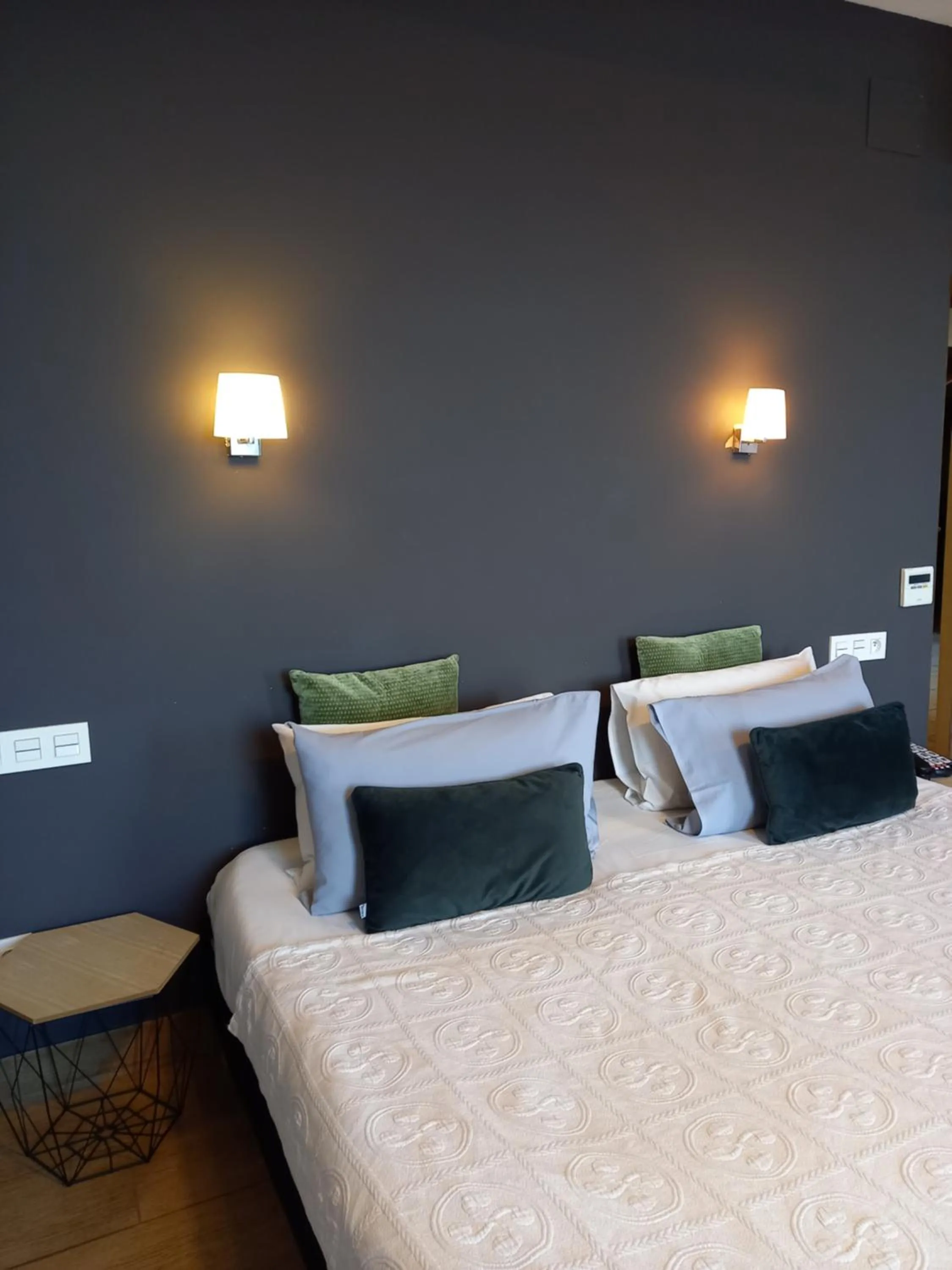 Bed in Hôtel La Caravelle