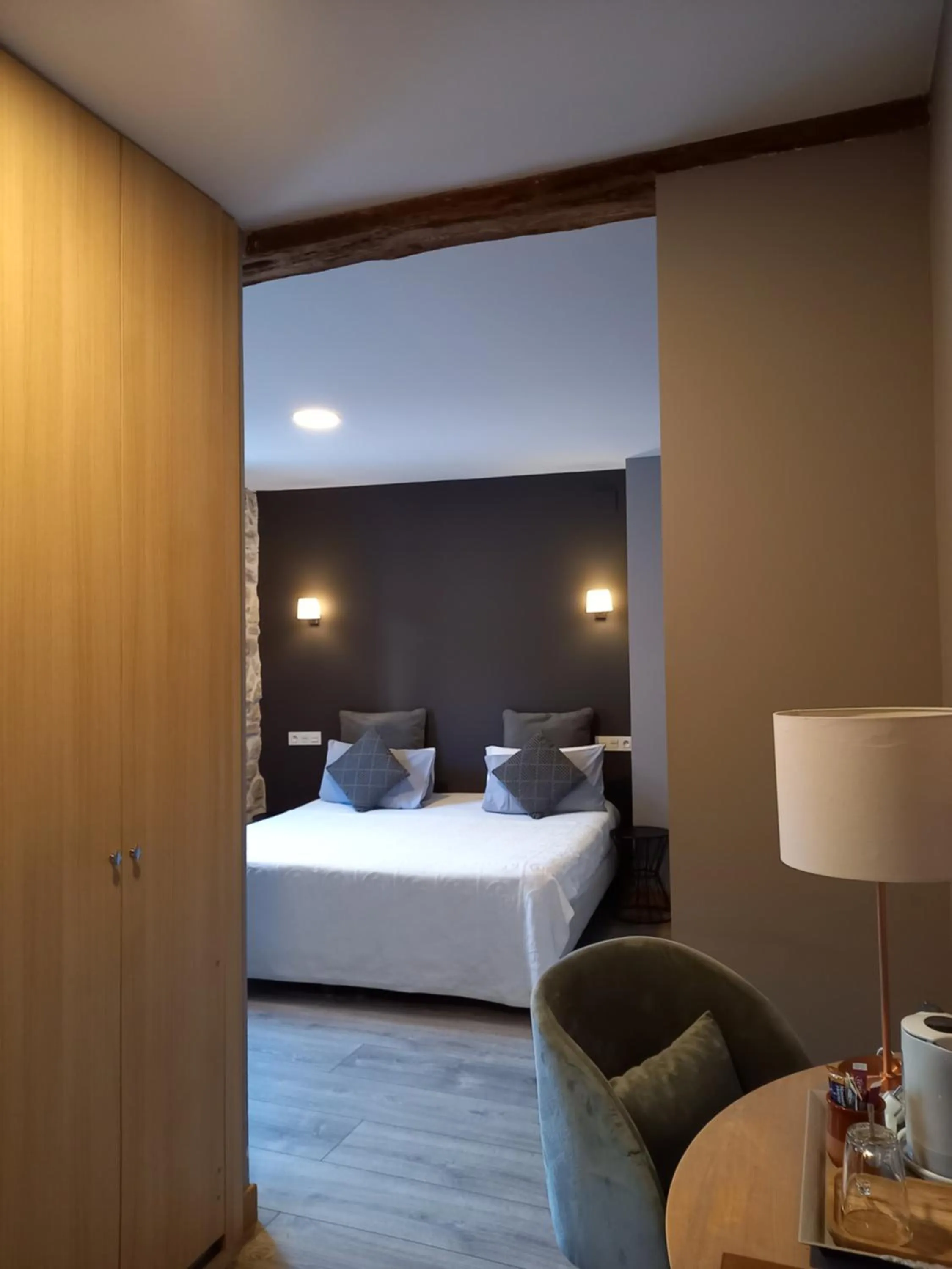 Bed in Hôtel La Caravelle