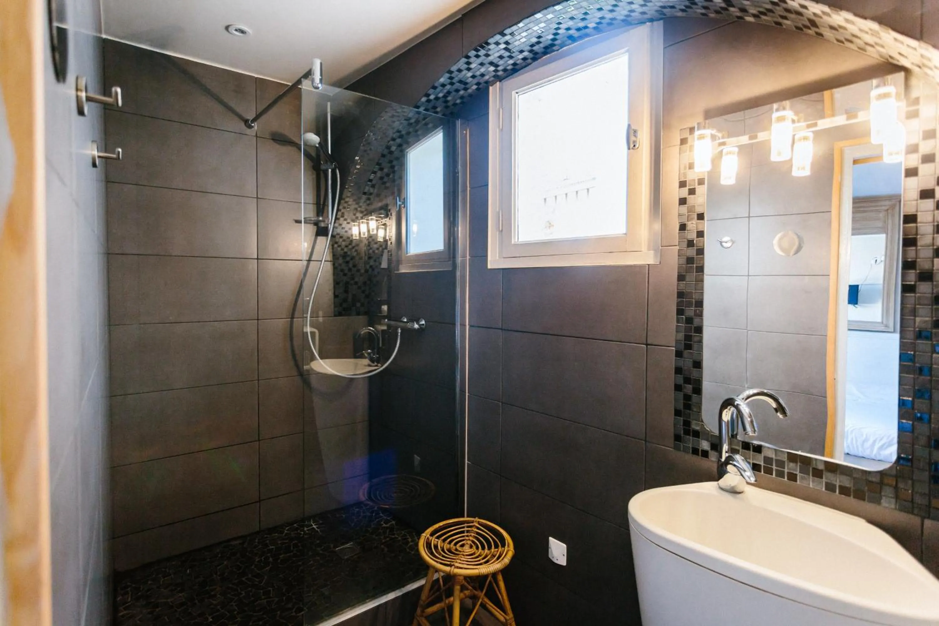 Bathroom in Hôtel La Caravelle