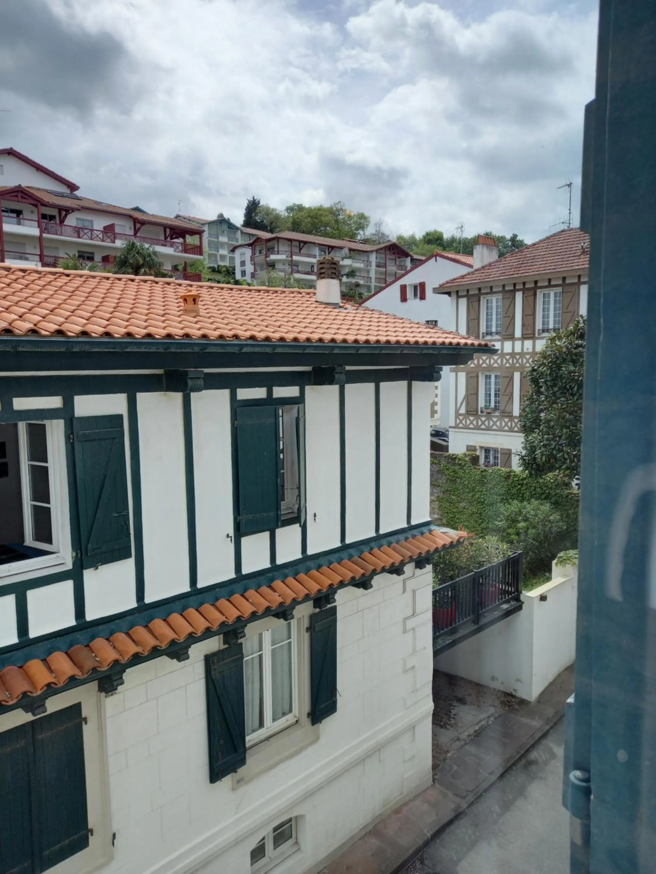 City view in Hôtel La Caravelle