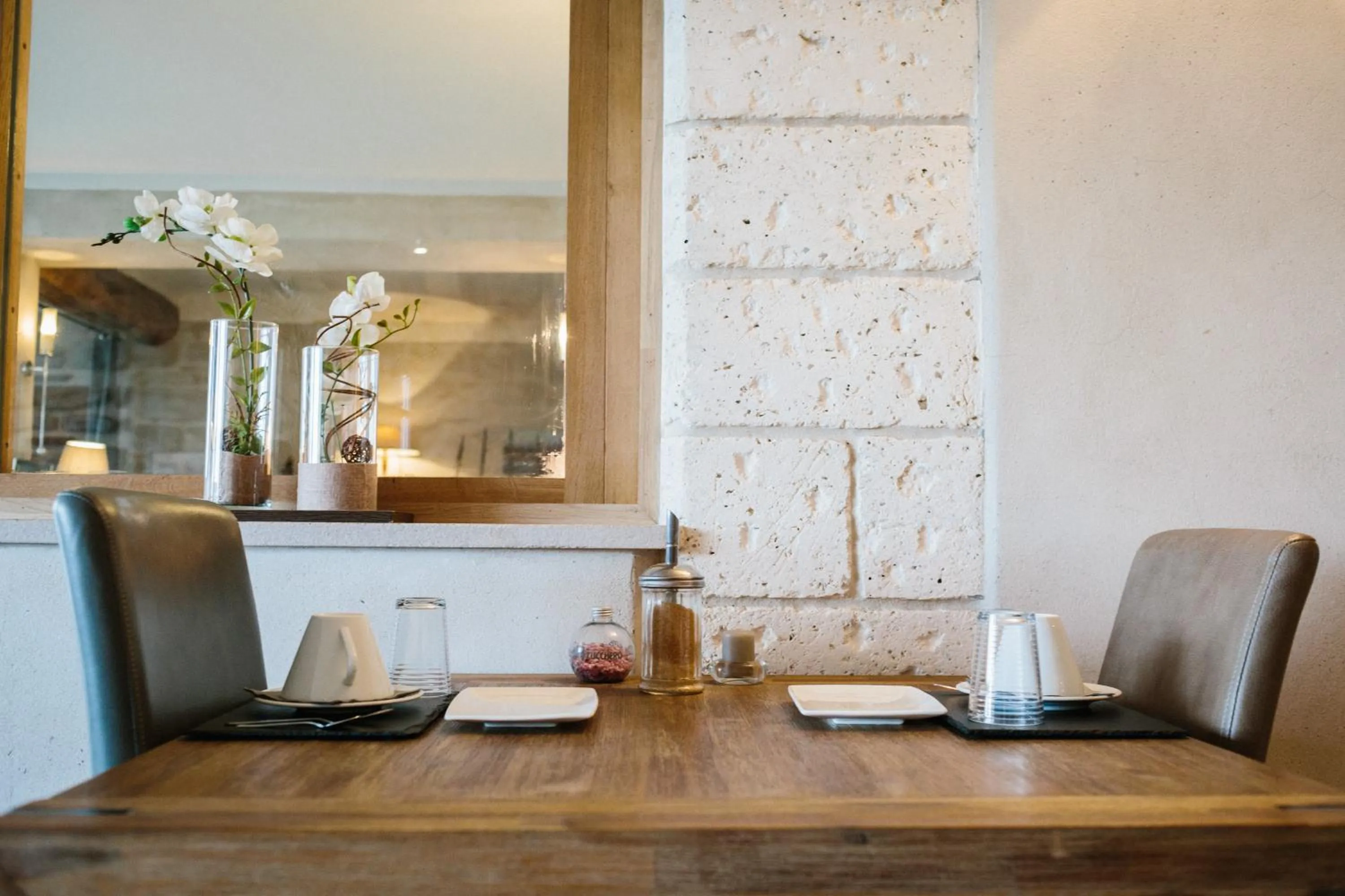 Dining area in Hôtel La Caravelle