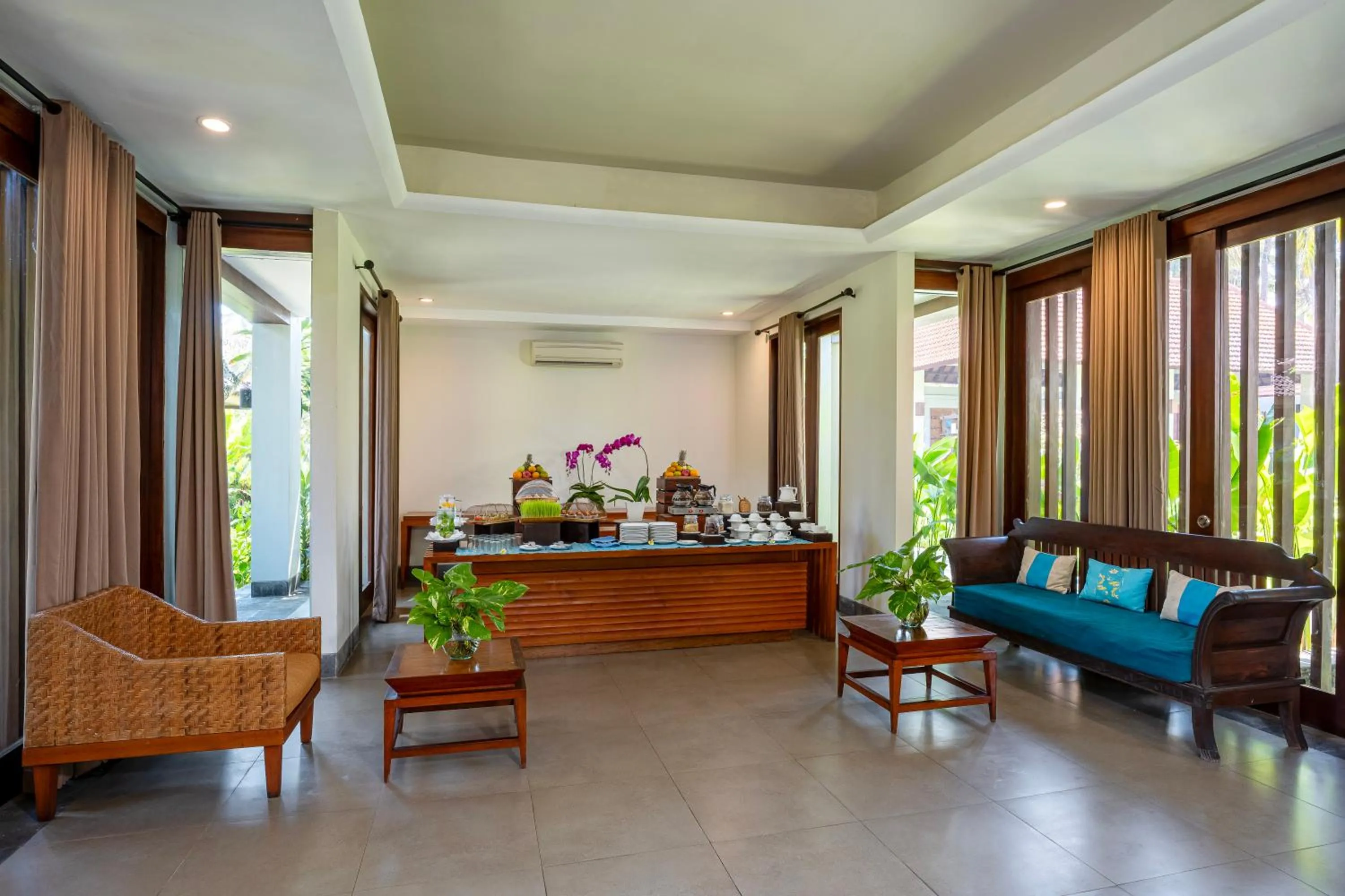 Lounge or bar in Ramayana Candidasa Beach Resort