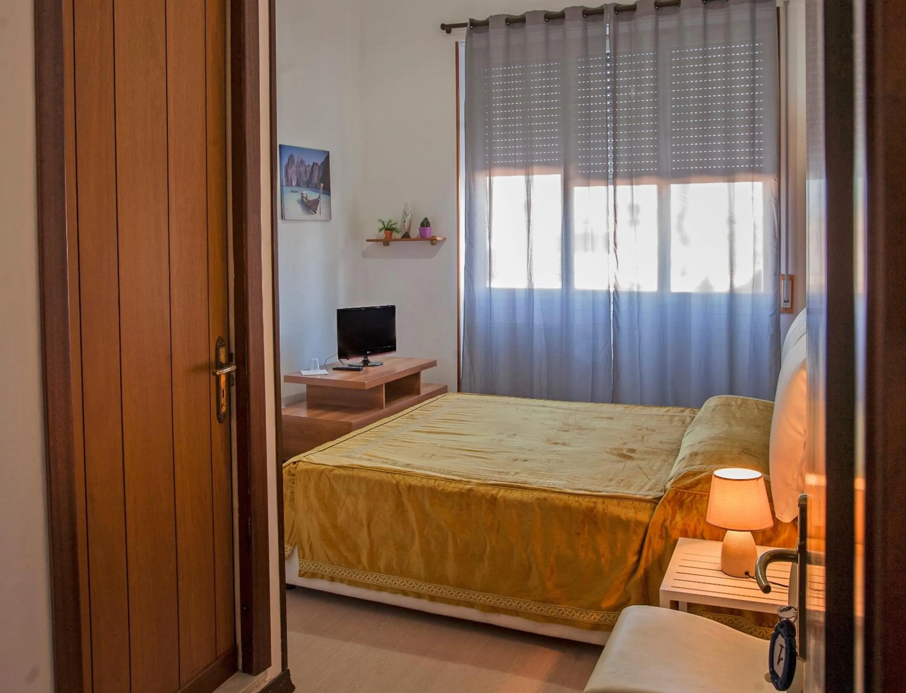 Day, Bed in Hotel Riviera Sanremo