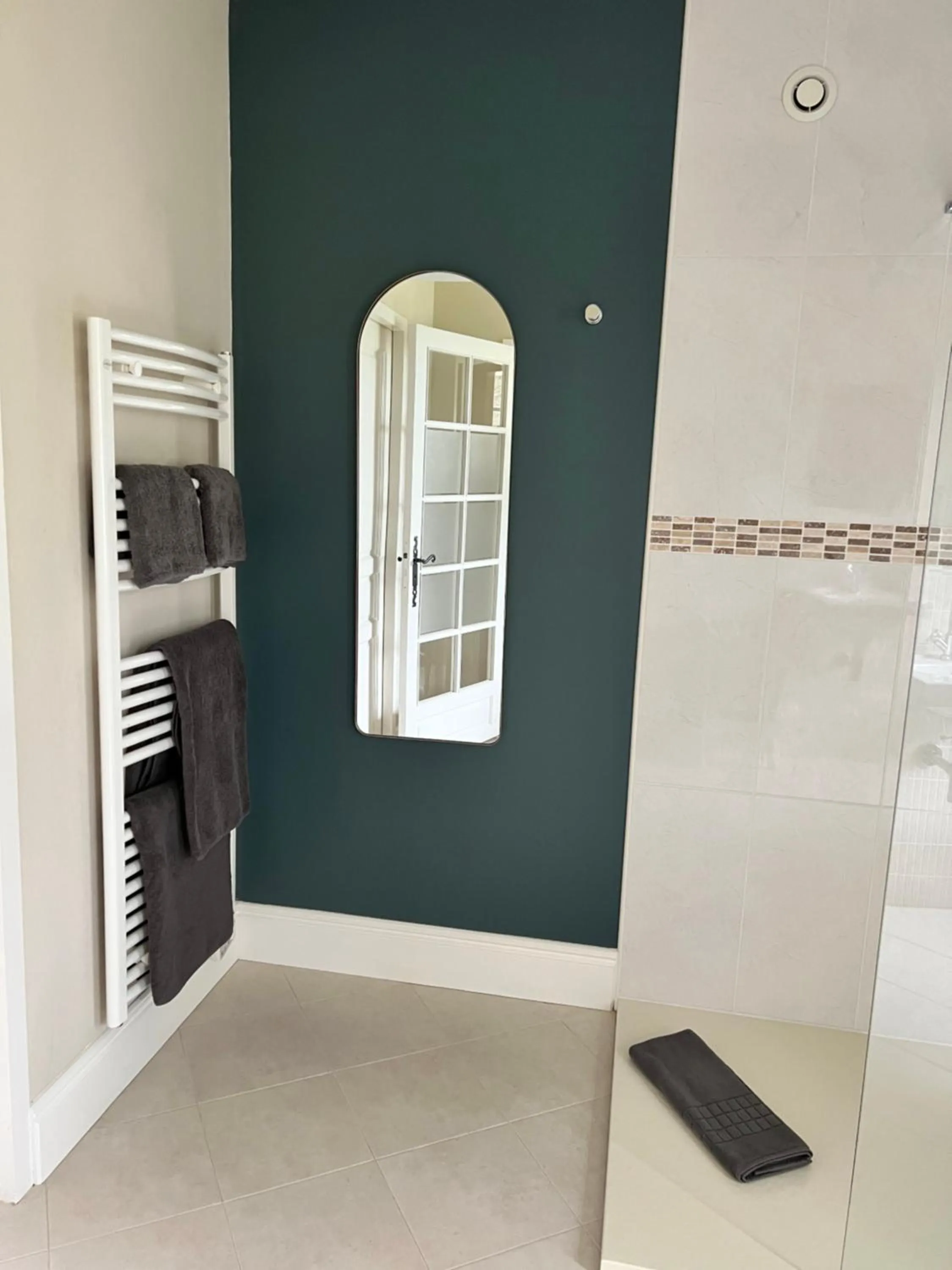 Shower in La Girarde