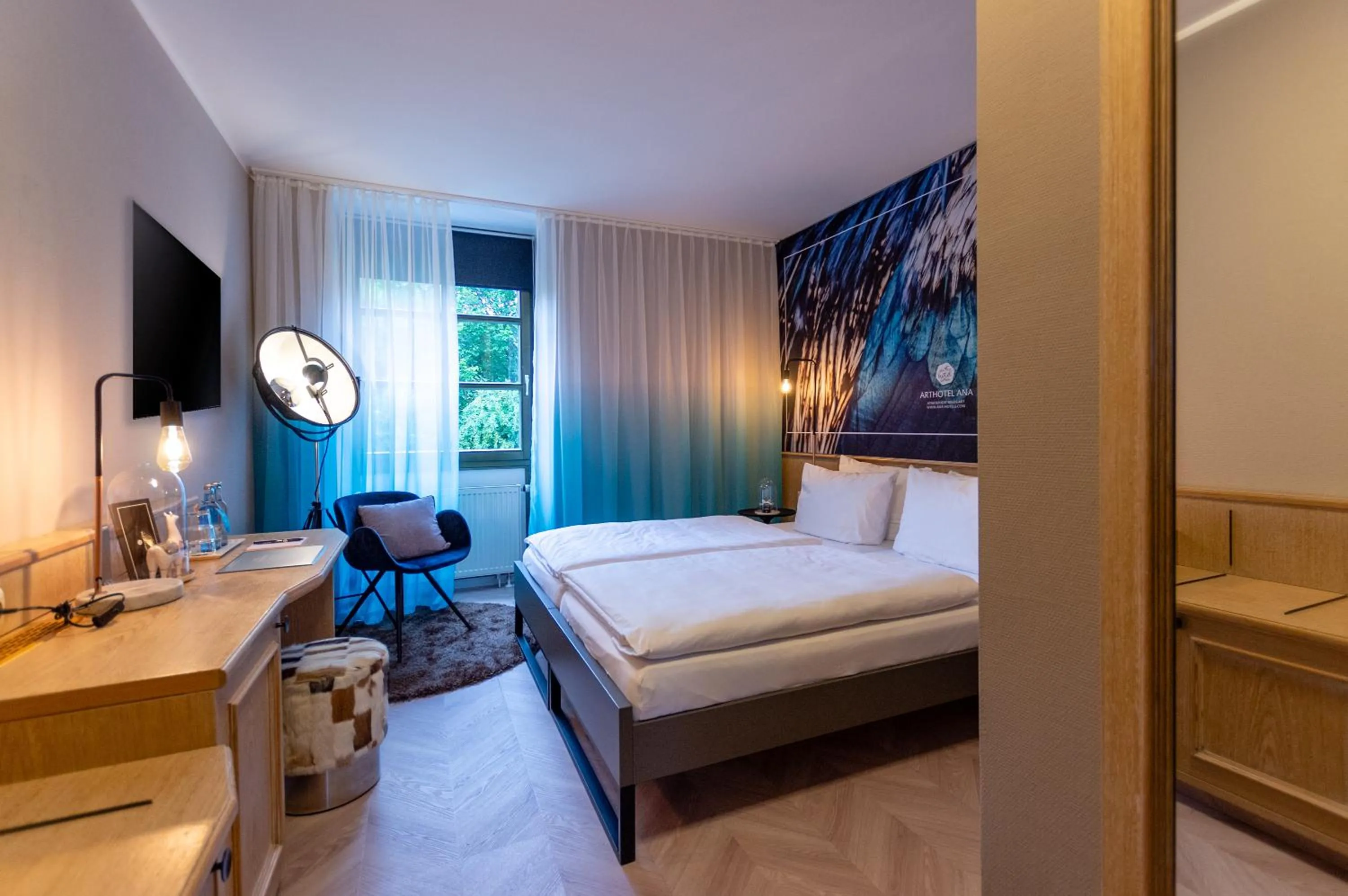 Bed in Arthotel ANA Aura