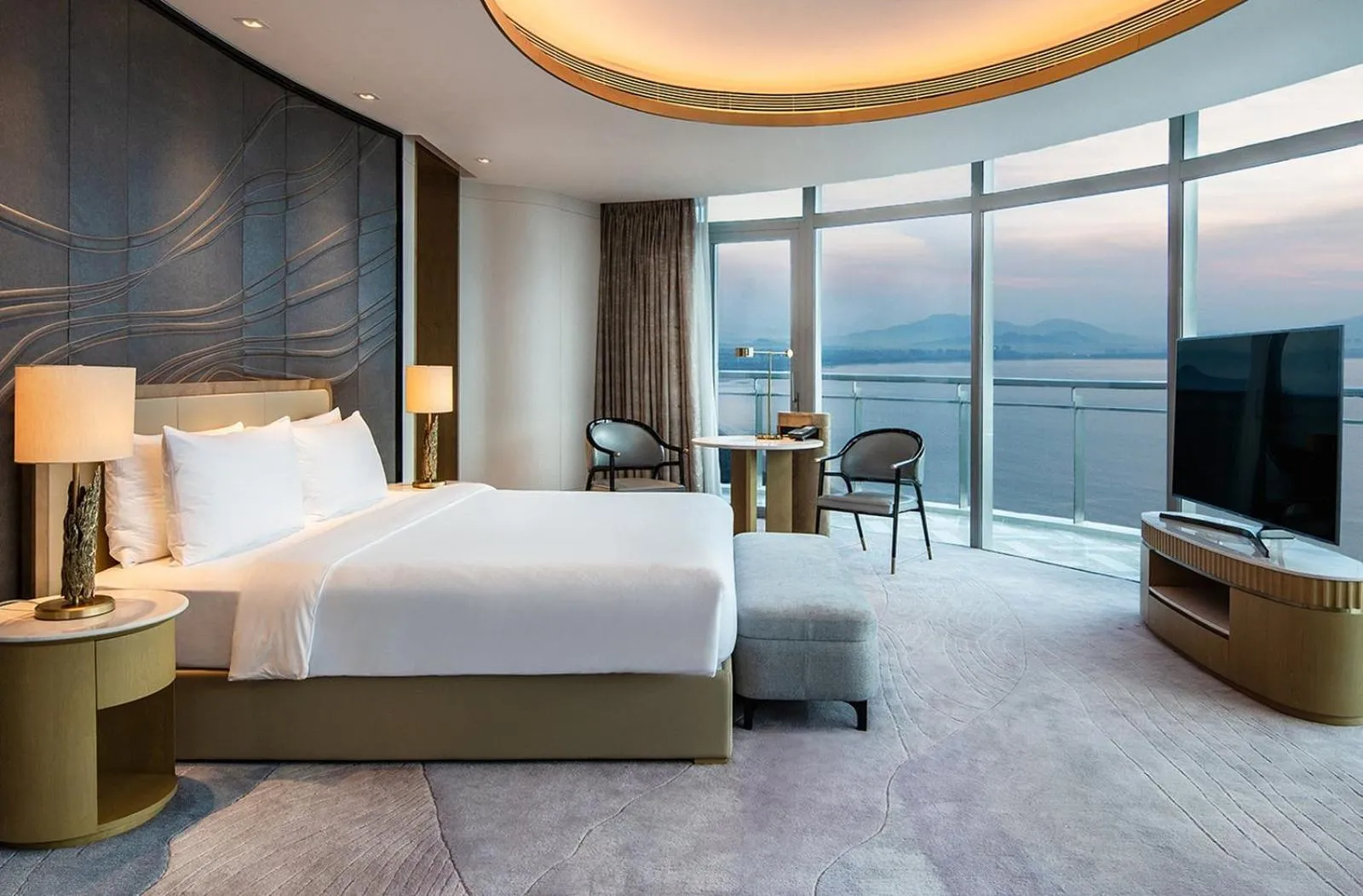 Photo of the whole room, Bed in Atlantis Sanya
