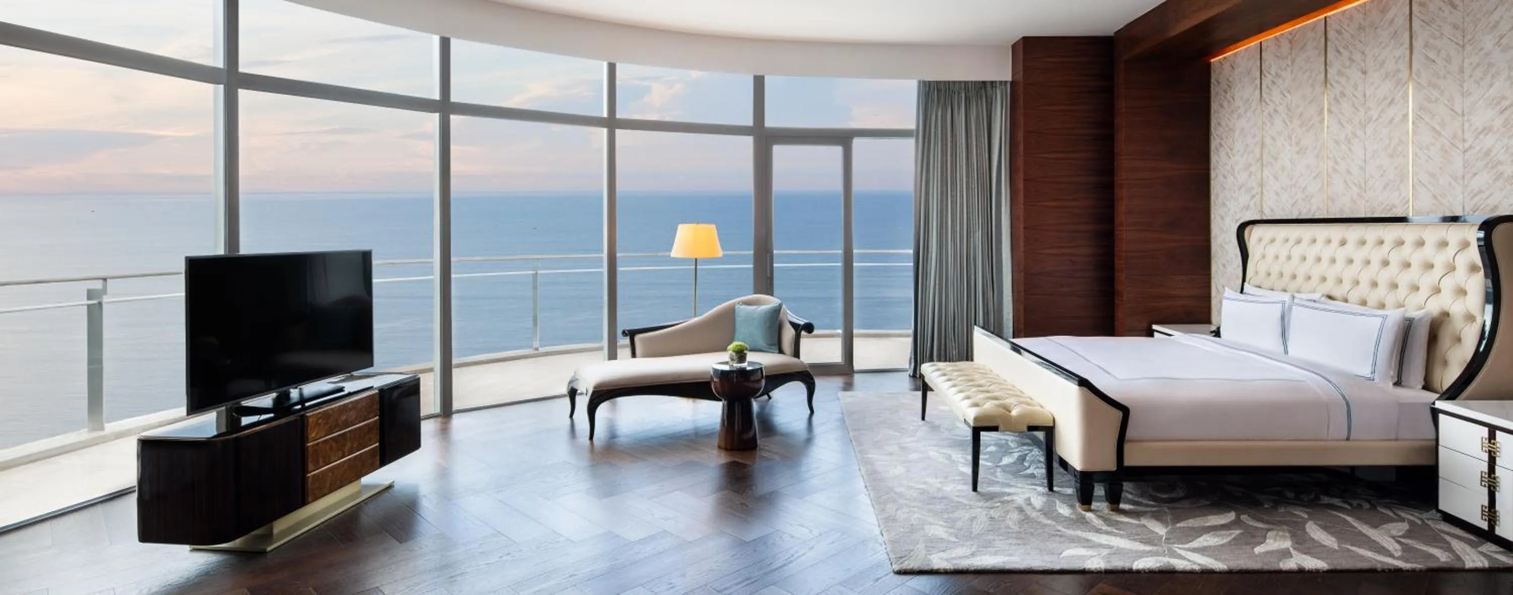 Photo of the whole room, Bed in Atlantis Sanya