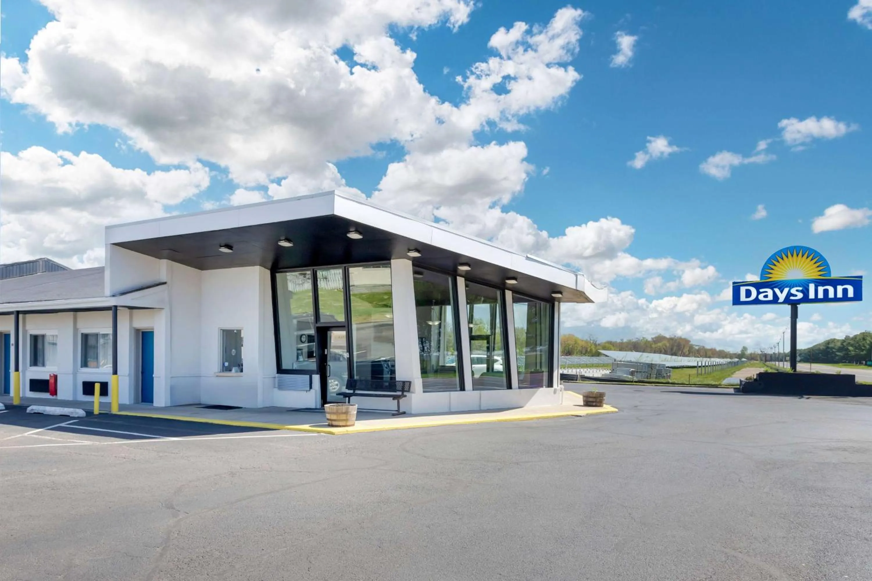 Property building in Days Inn by Wyndham Wrightstown McGuire AFB Bordentown