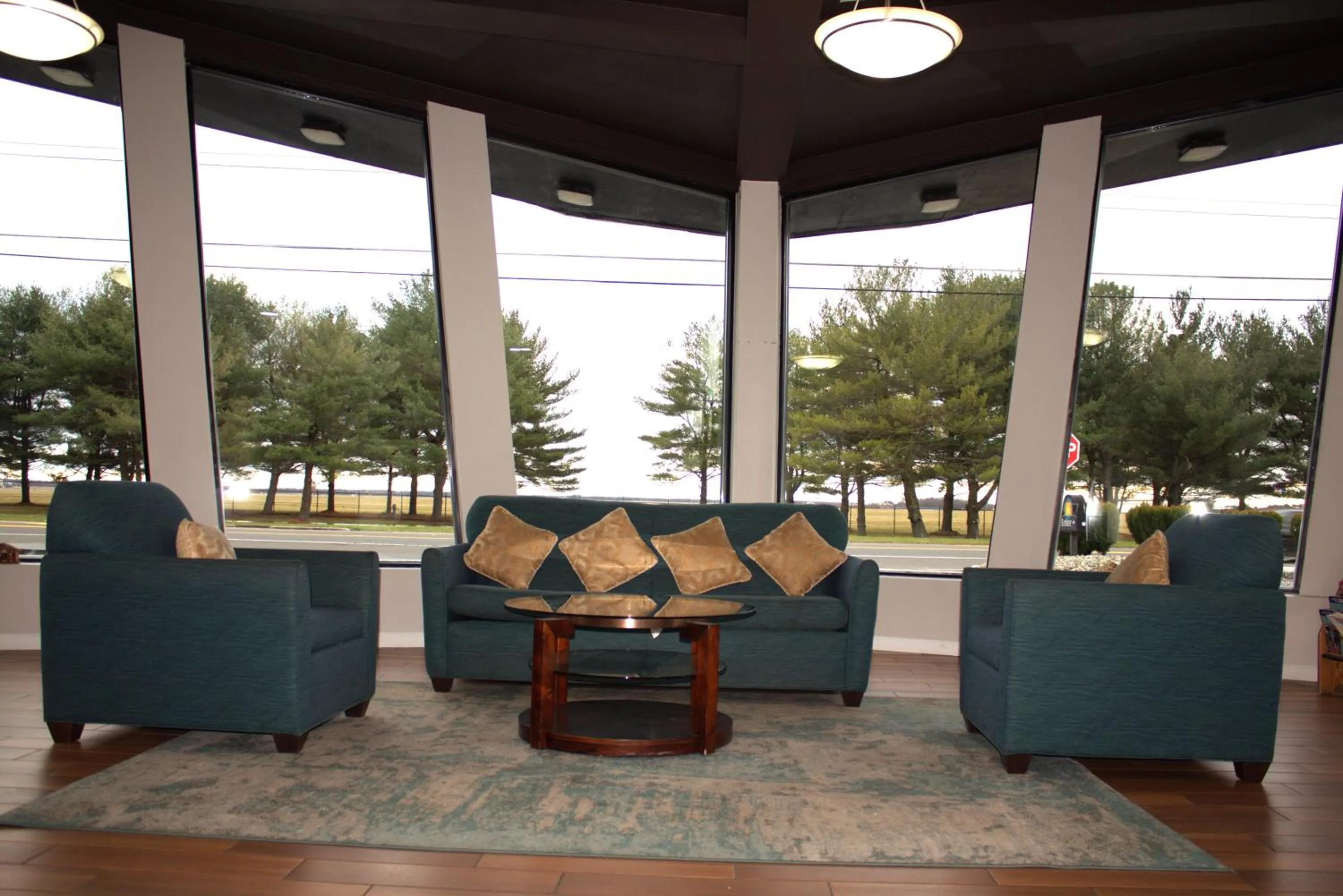 Seating area in Days Inn by Wyndham Wrightstown McGuire AFB Bordentown