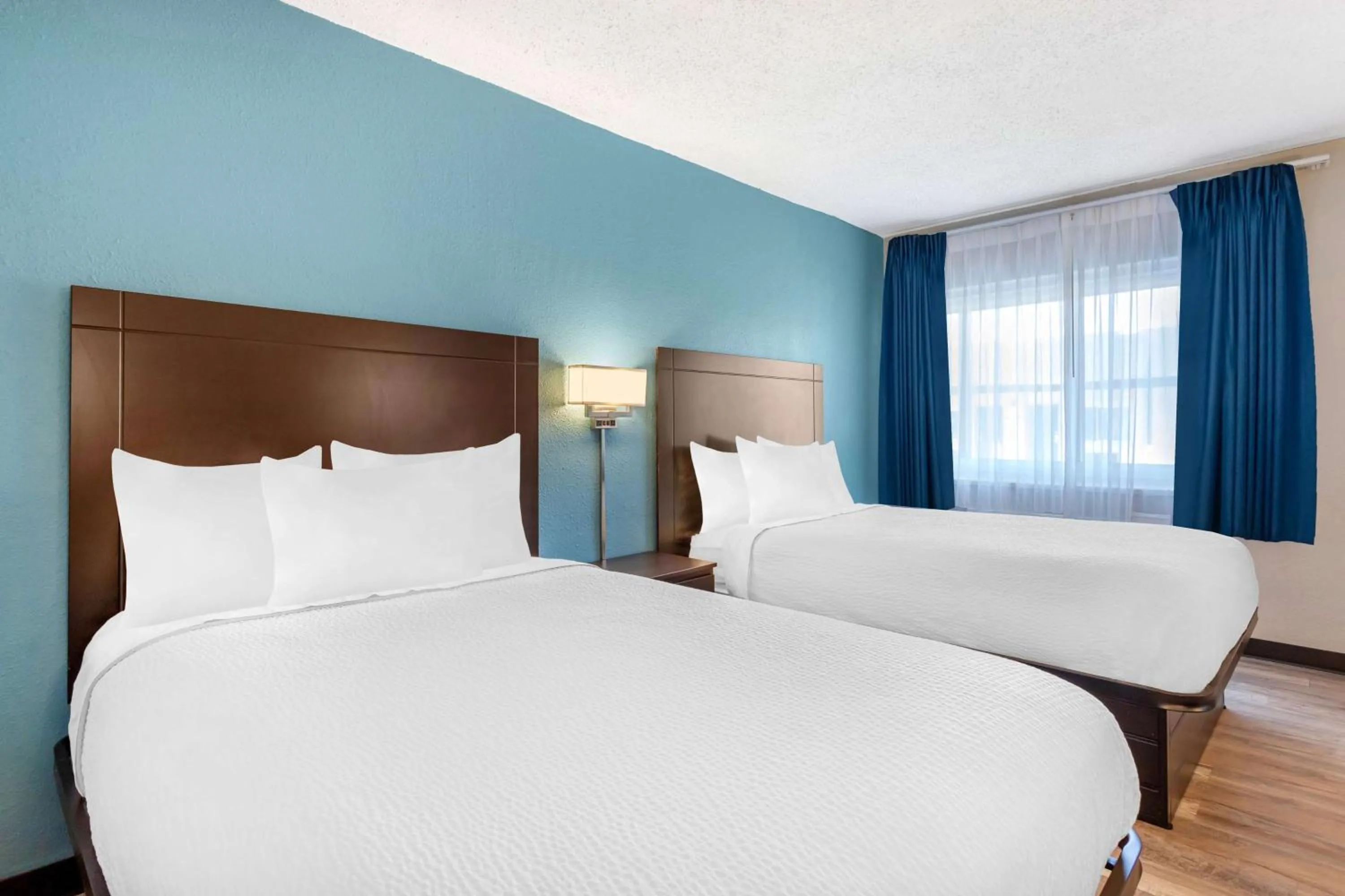 Photo of the whole room, Bed in Days Inn by Wyndham Wrightstown McGuire AFB Bordentown