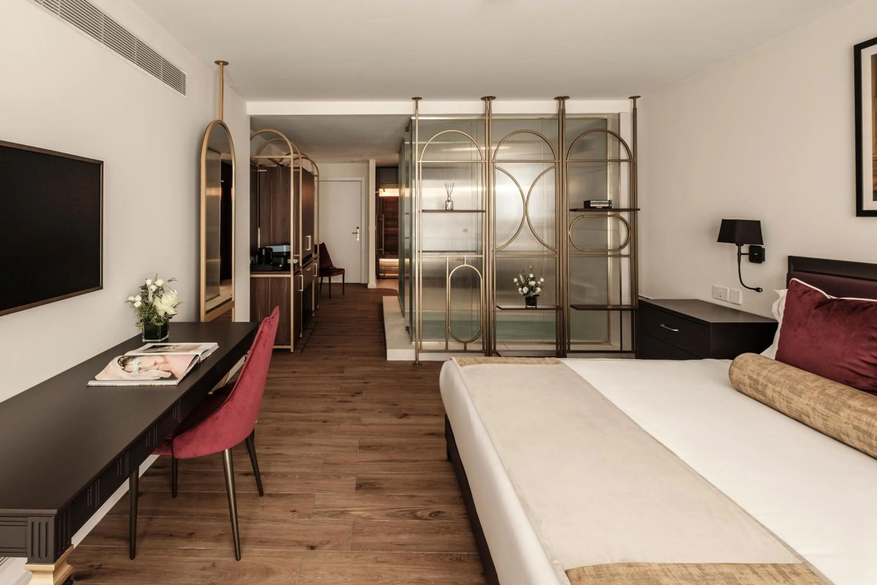 Bedroom, Bed in 1926 Le Soleil Hotel & Spa