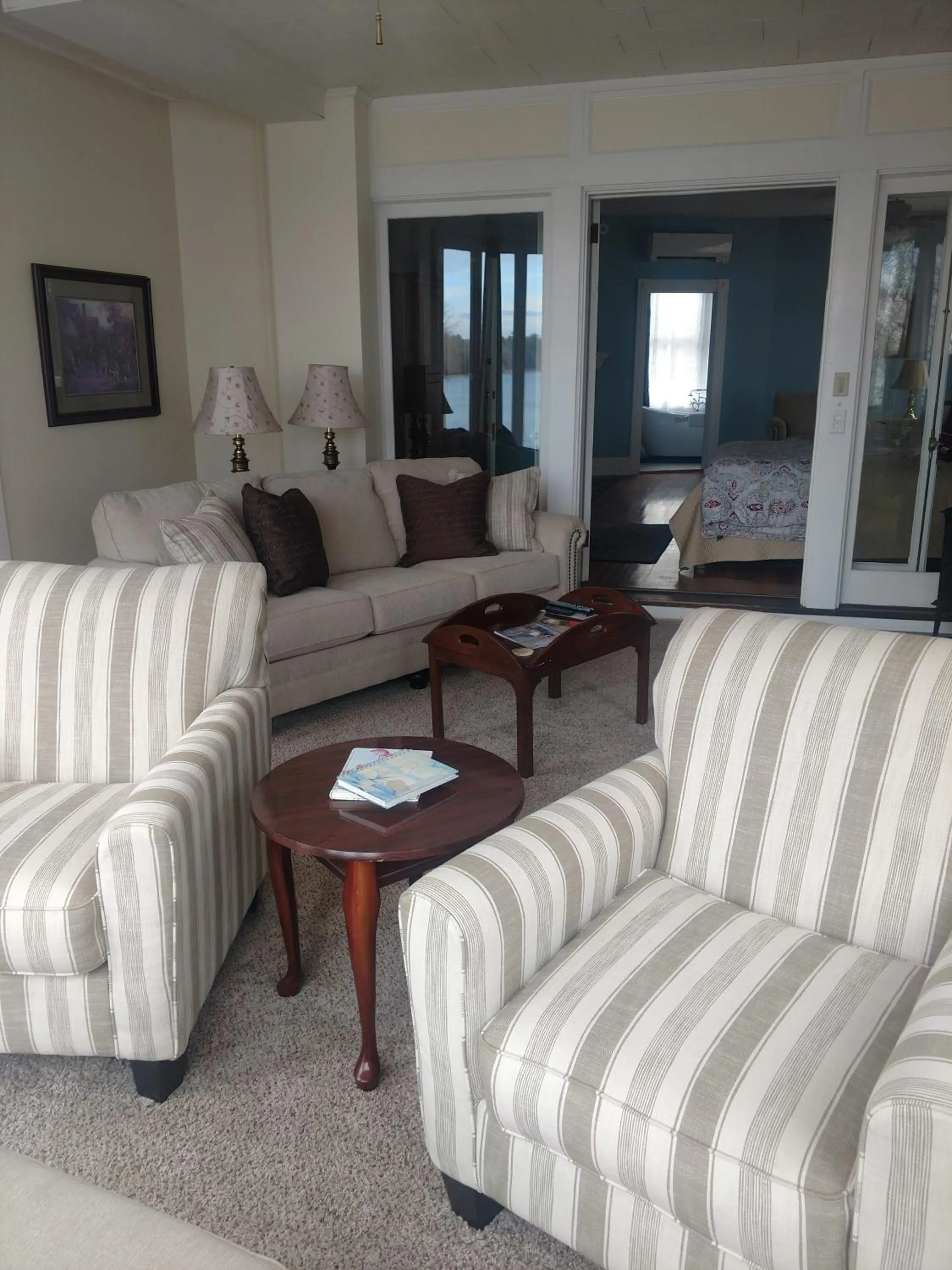 Seating area in Saltair Inn Waterfront B&B