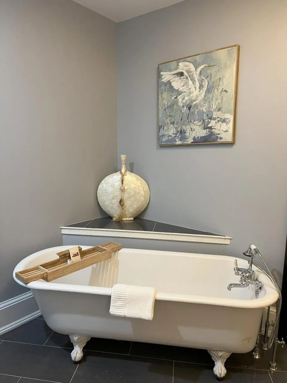 Bath in Saltair Inn Waterfront B&B