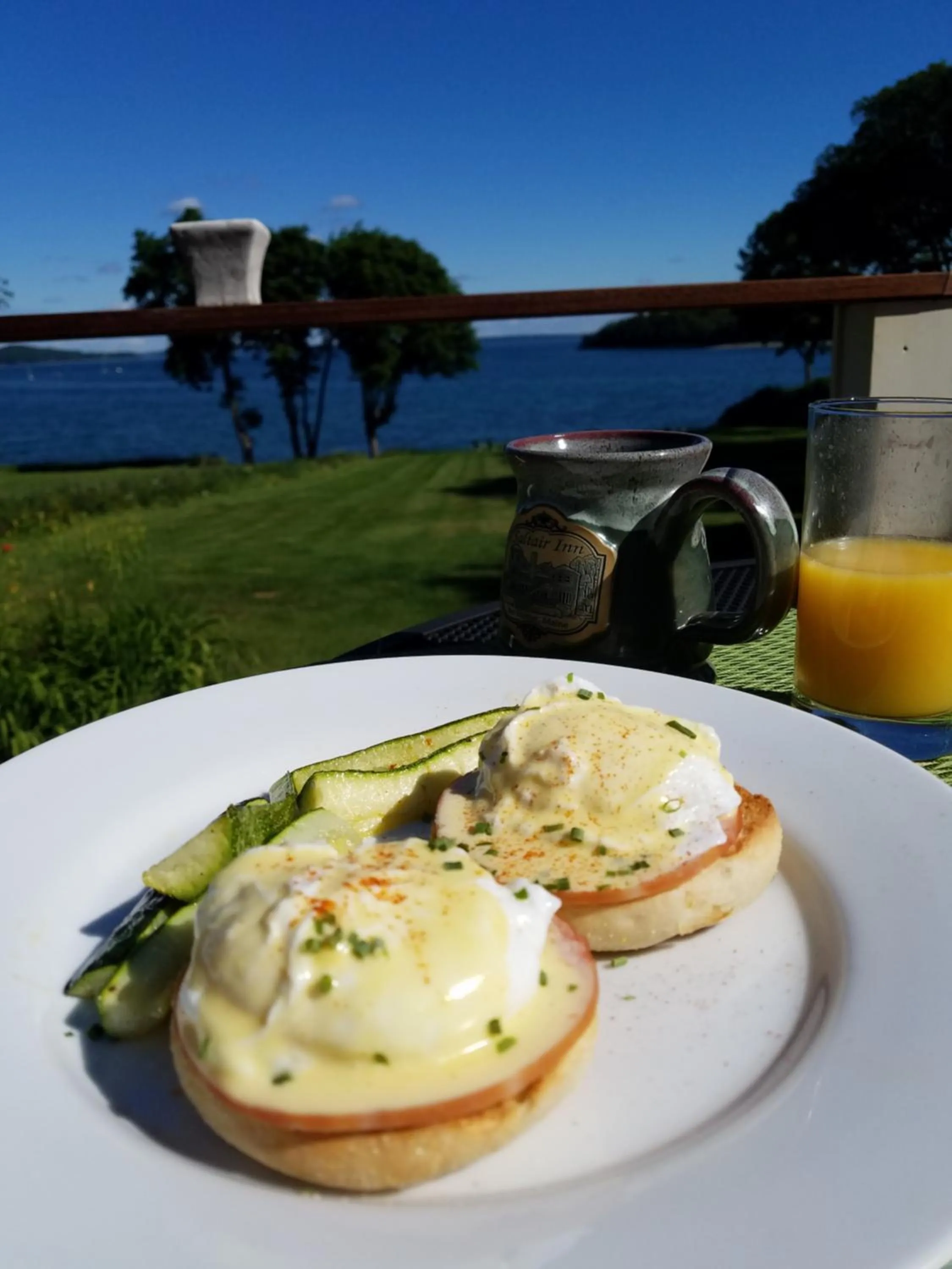 American breakfast in Saltair Inn Waterfront B&B