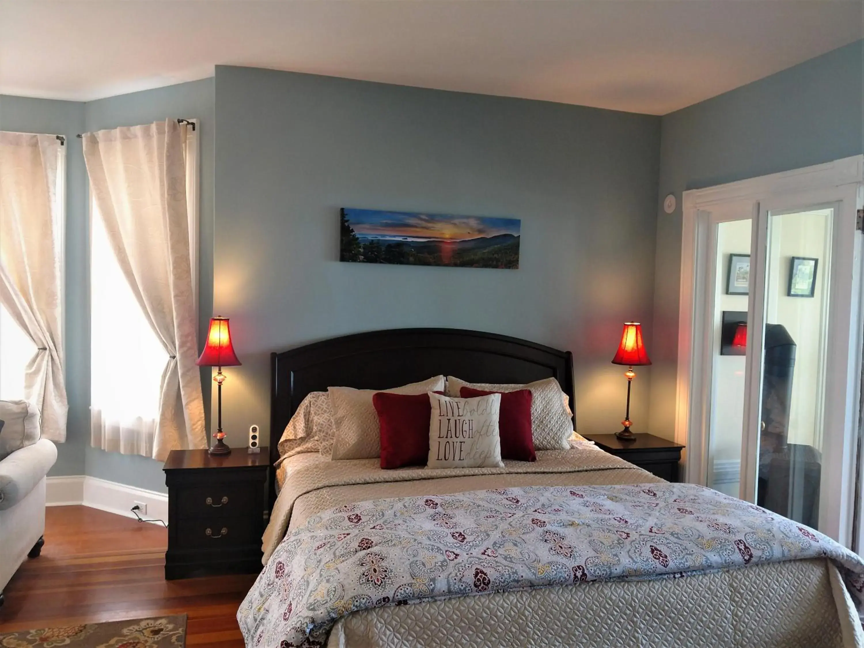 King Suite with Spa Bath in Saltair Inn Waterfront B&B King Suite with Spa Bath in Saltair Inn Waterfront B&B