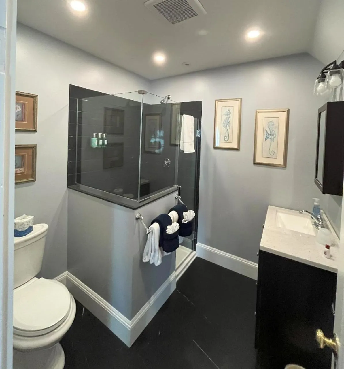 Shower in Saltair Inn Waterfront B&B