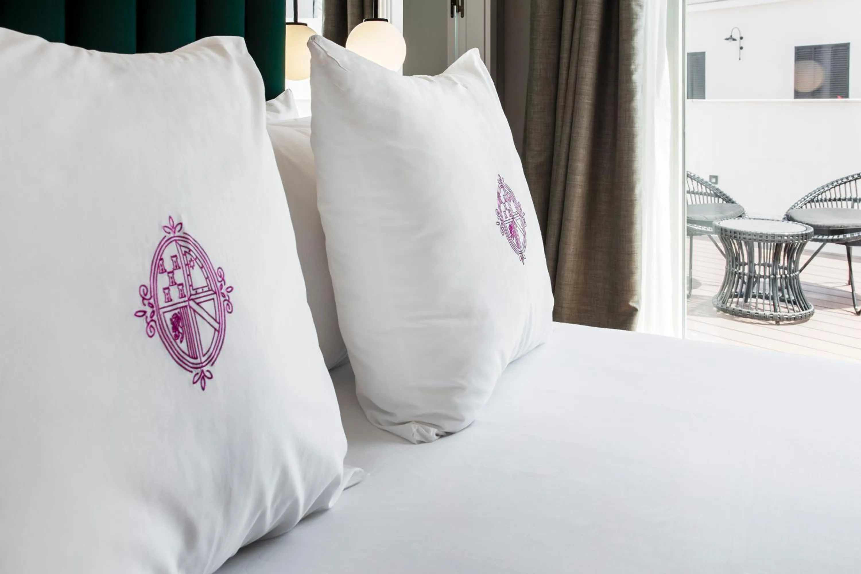 Bedroom, Bed in One Shot Conde Torrejón