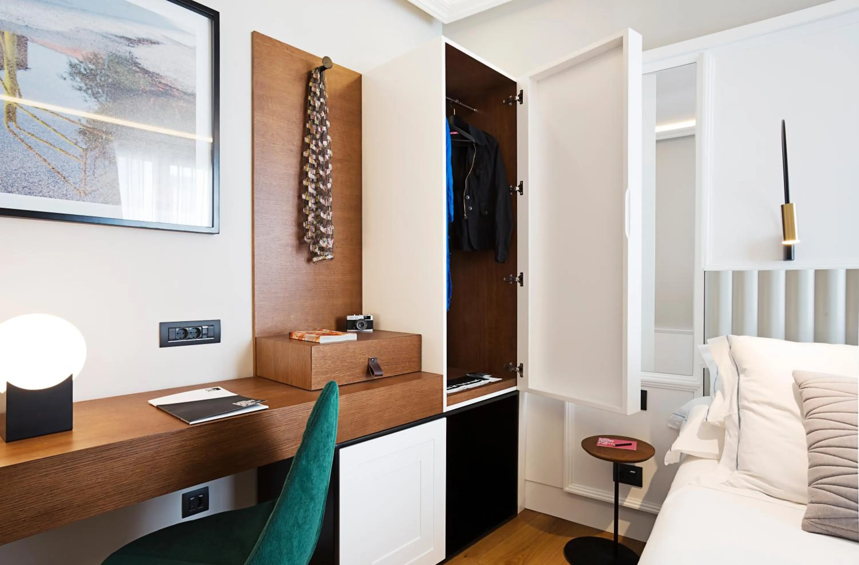 Decorative detail, Bed in One Shot Conde Torrejón