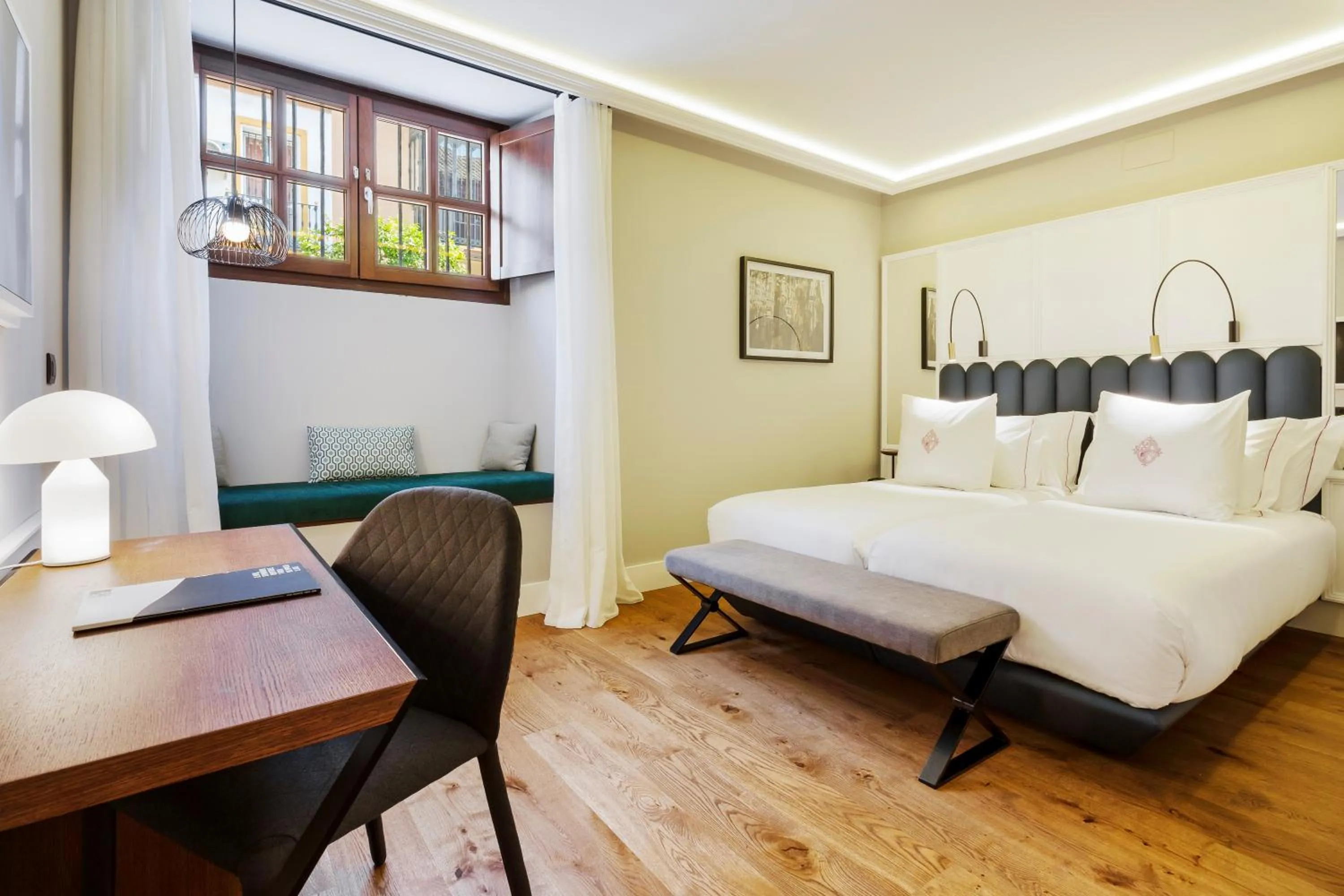 Bedroom, Bed in One Shot Conde Torrejón