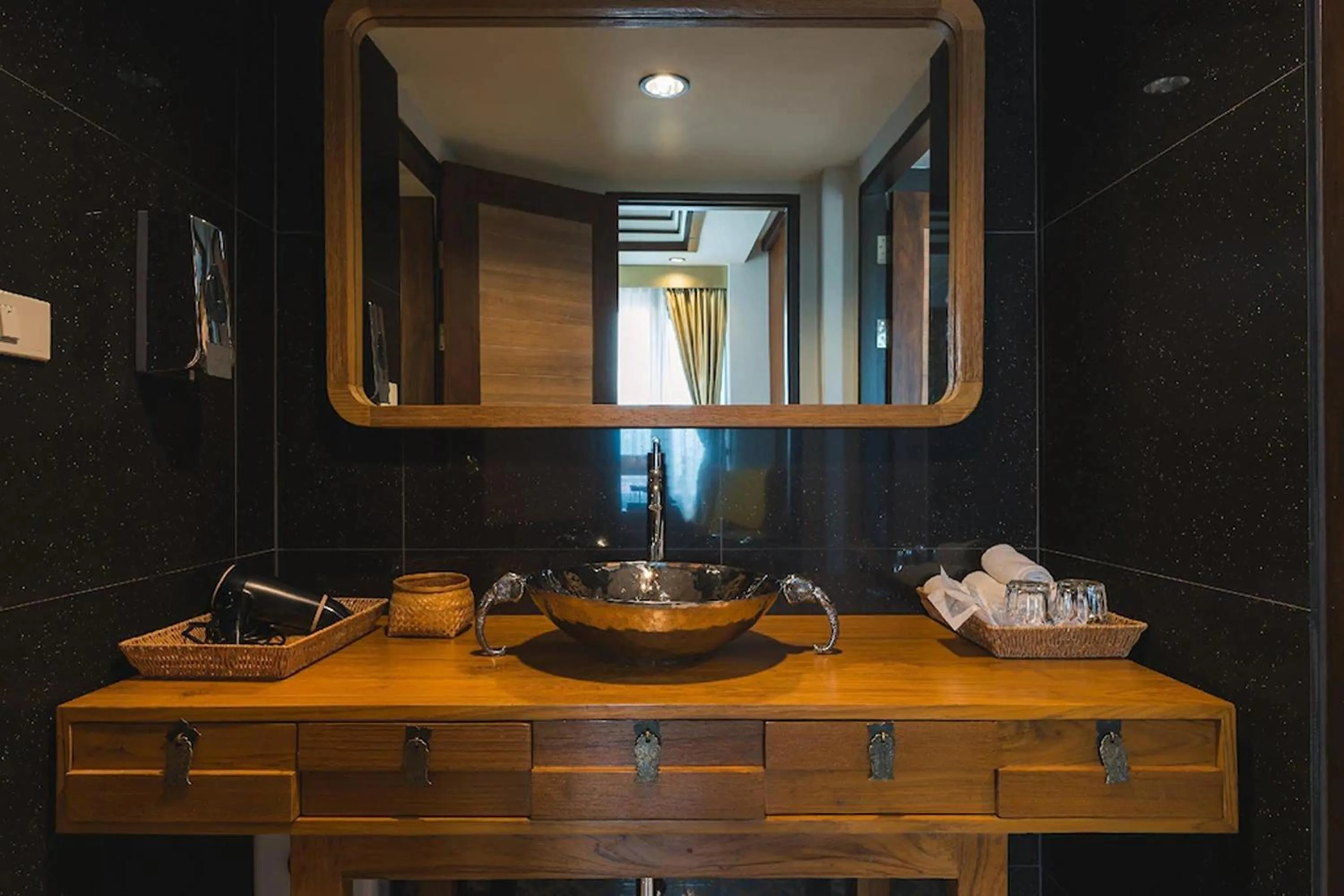 Bathroom in 33 Poshtel