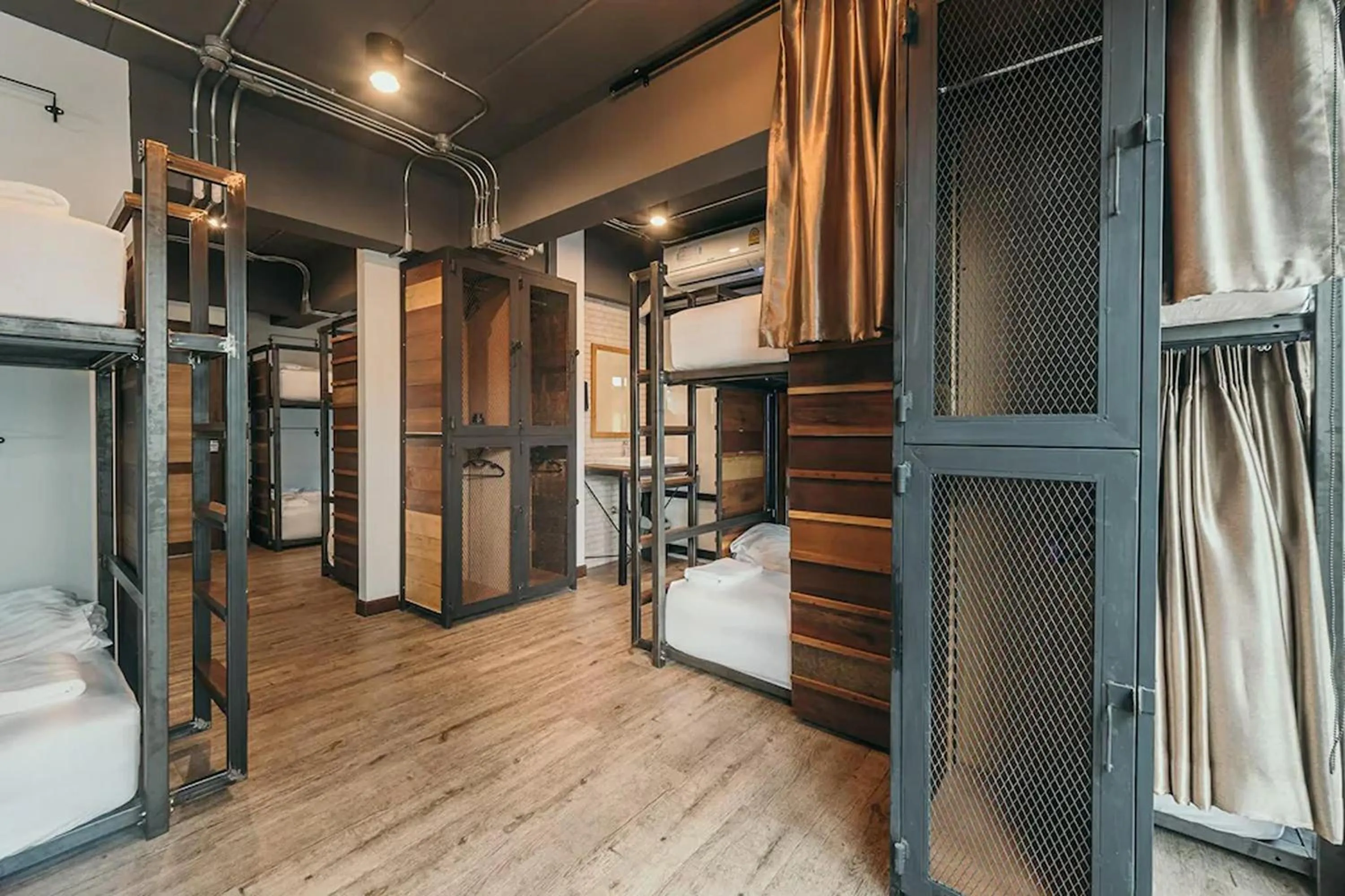 Bedroom in 33 Poshtel