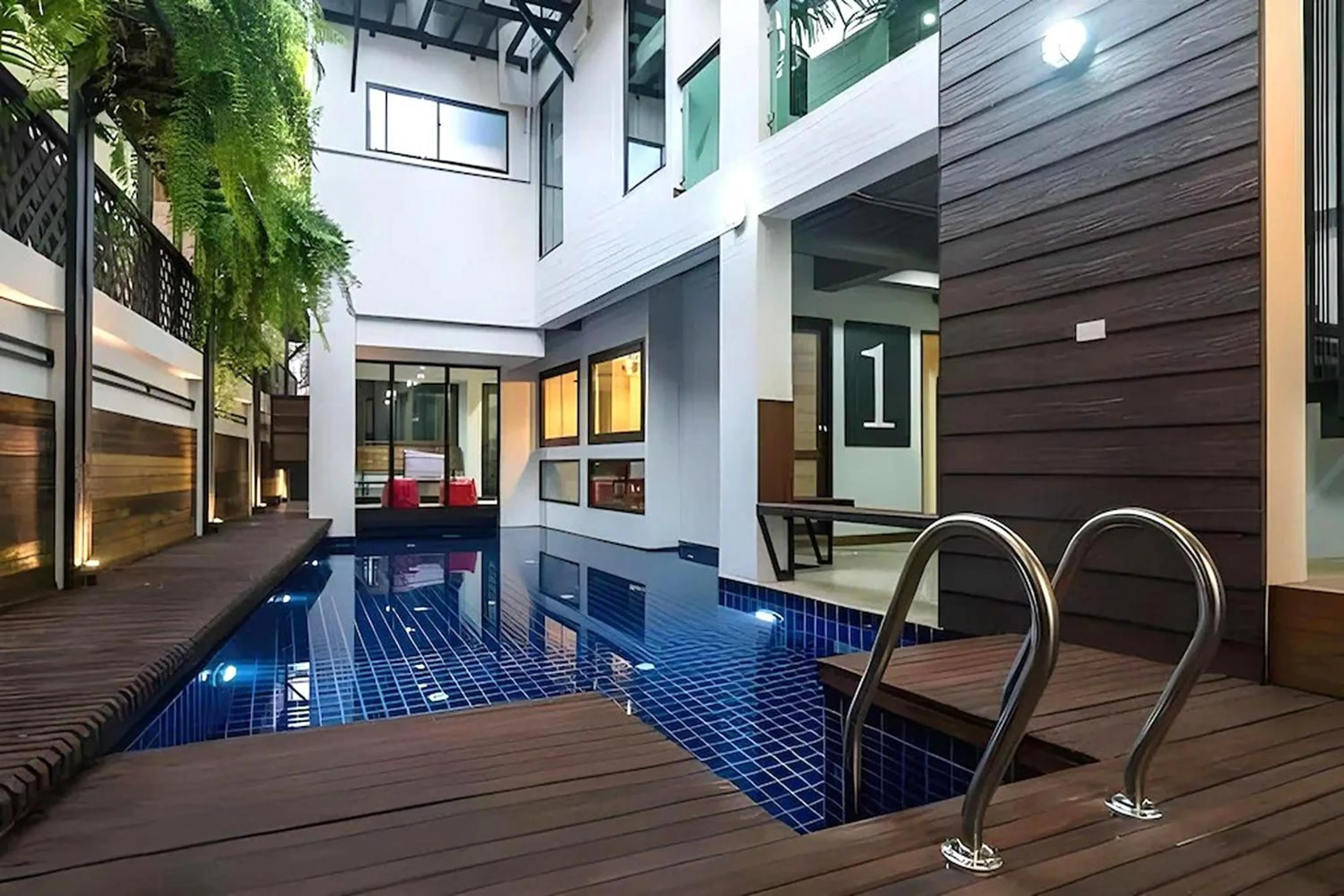 Swimming pool in 33 Poshtel