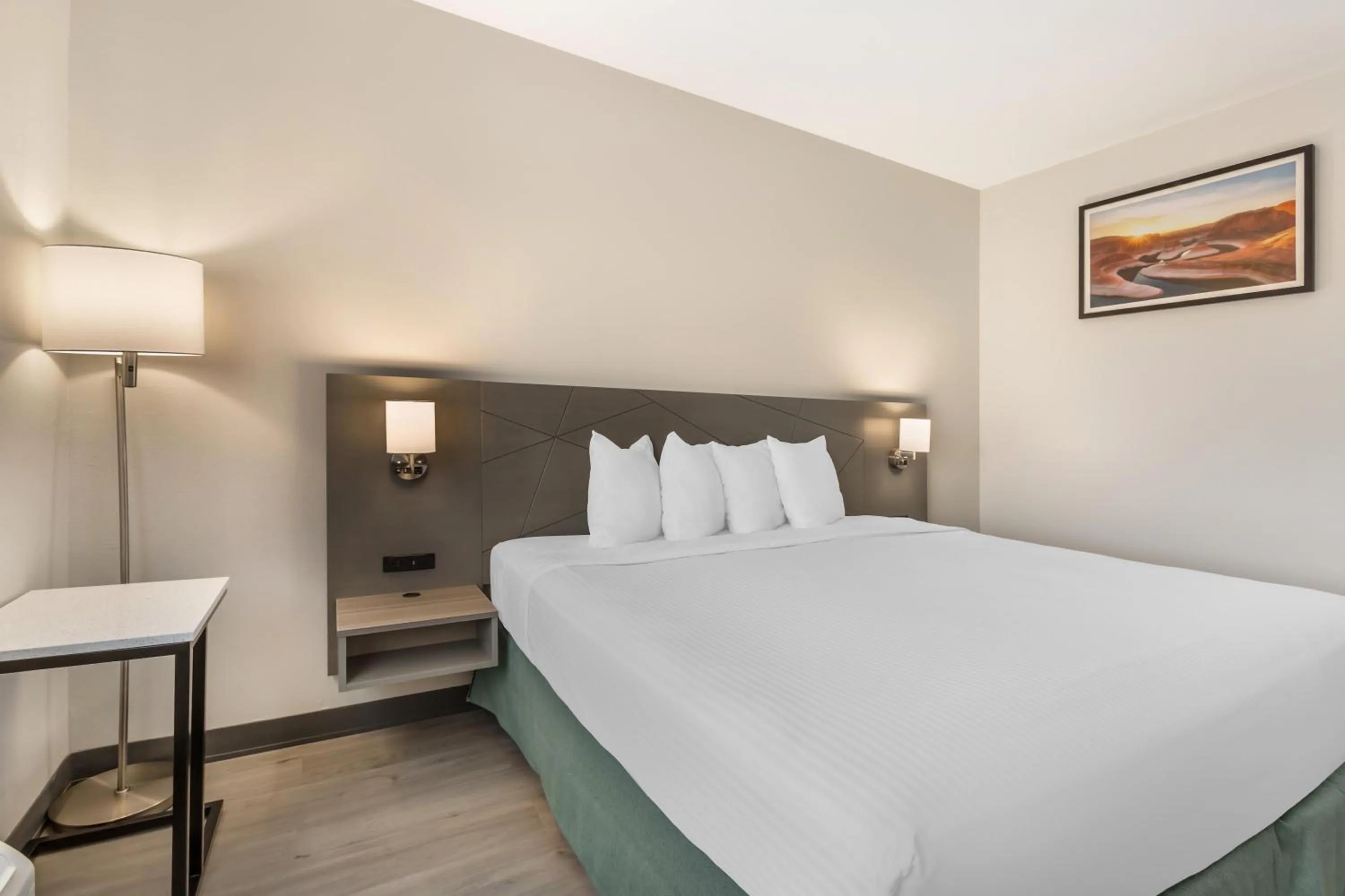 Bedroom, Bed in Best Western Gold Poppy Inn