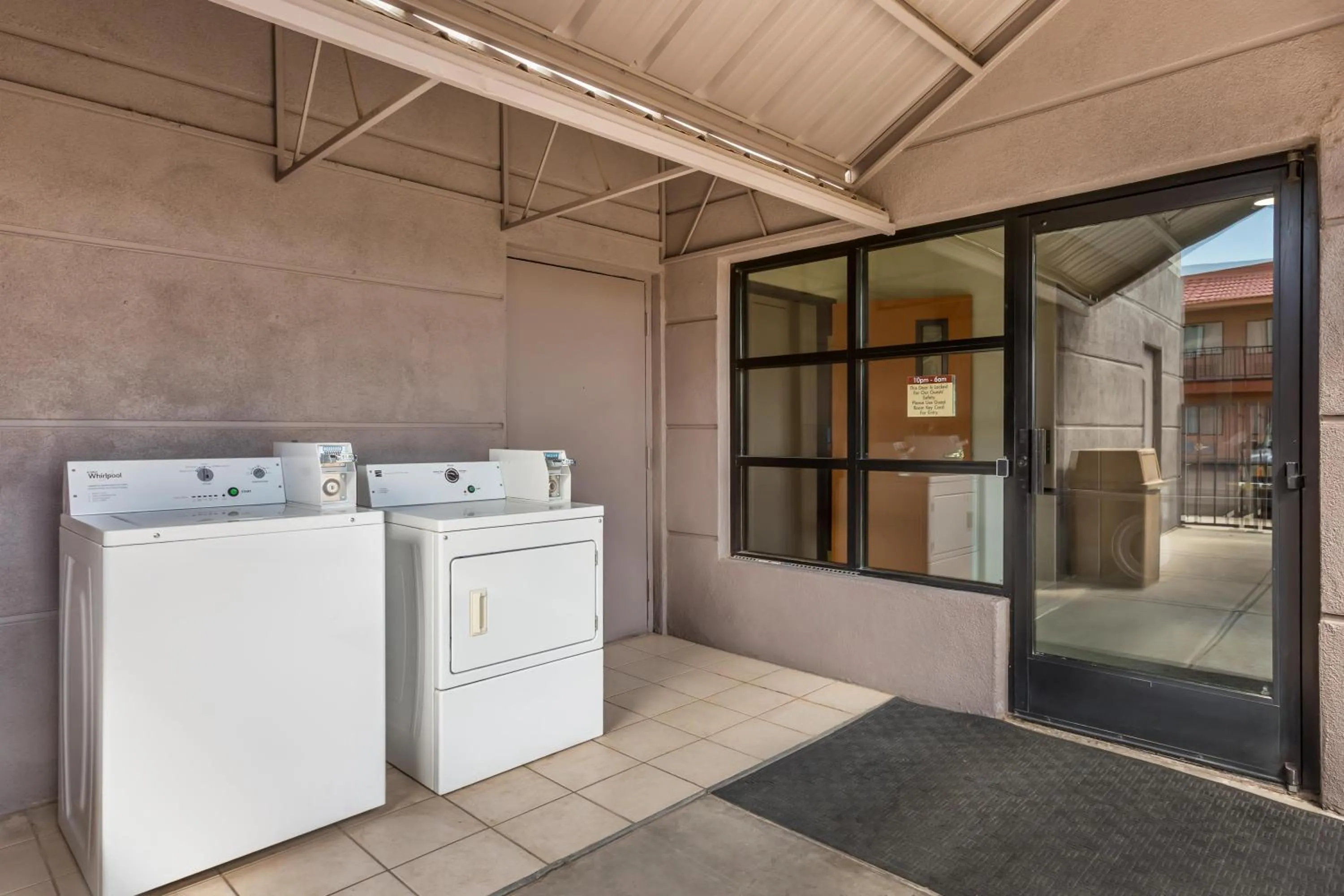 Property building in Best Western Gold Poppy Inn