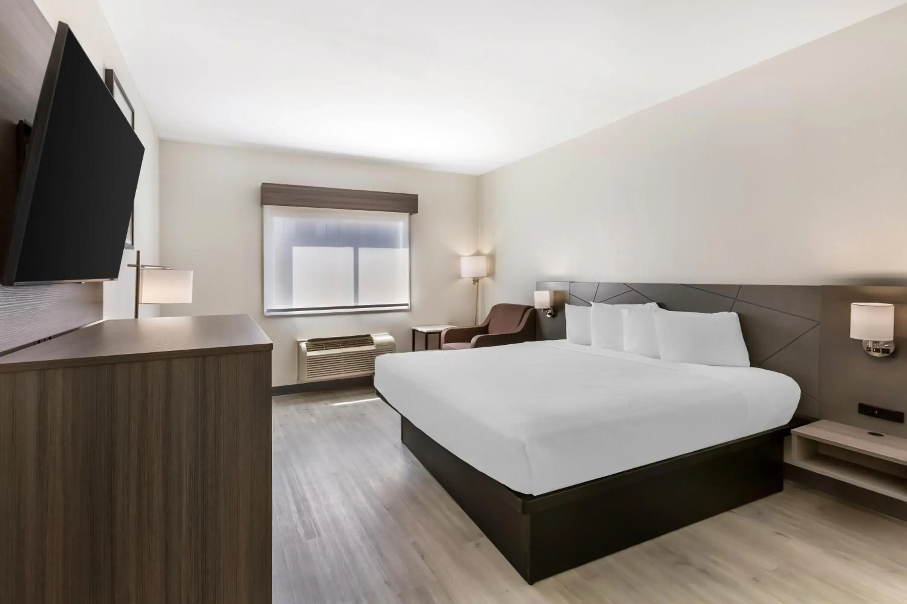 King Suite - Non-Smoking in Best Western Gold Poppy Inn King Suite - Non-Smoking in Best Western Gold Poppy Inn