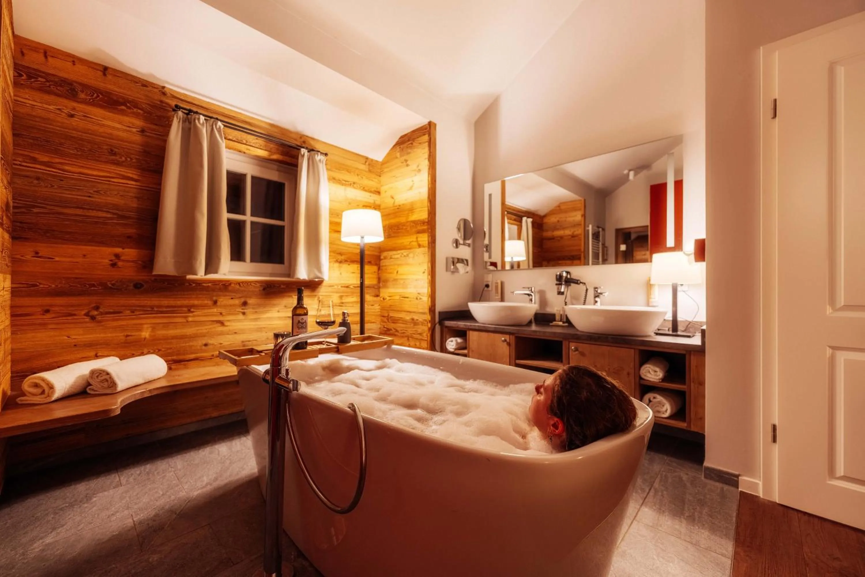 Bathroom, Bed in Das Schierke Harzresort