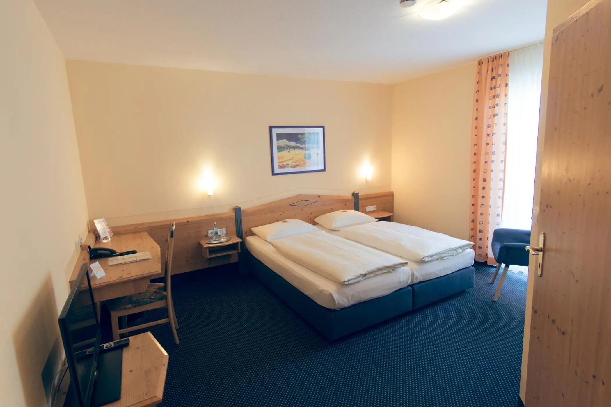 Photo of the whole room, Bed in Hotel Waldeck Garni