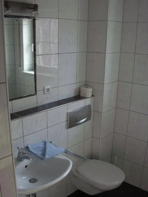 Bathroom in Hotel Waldeck Garni