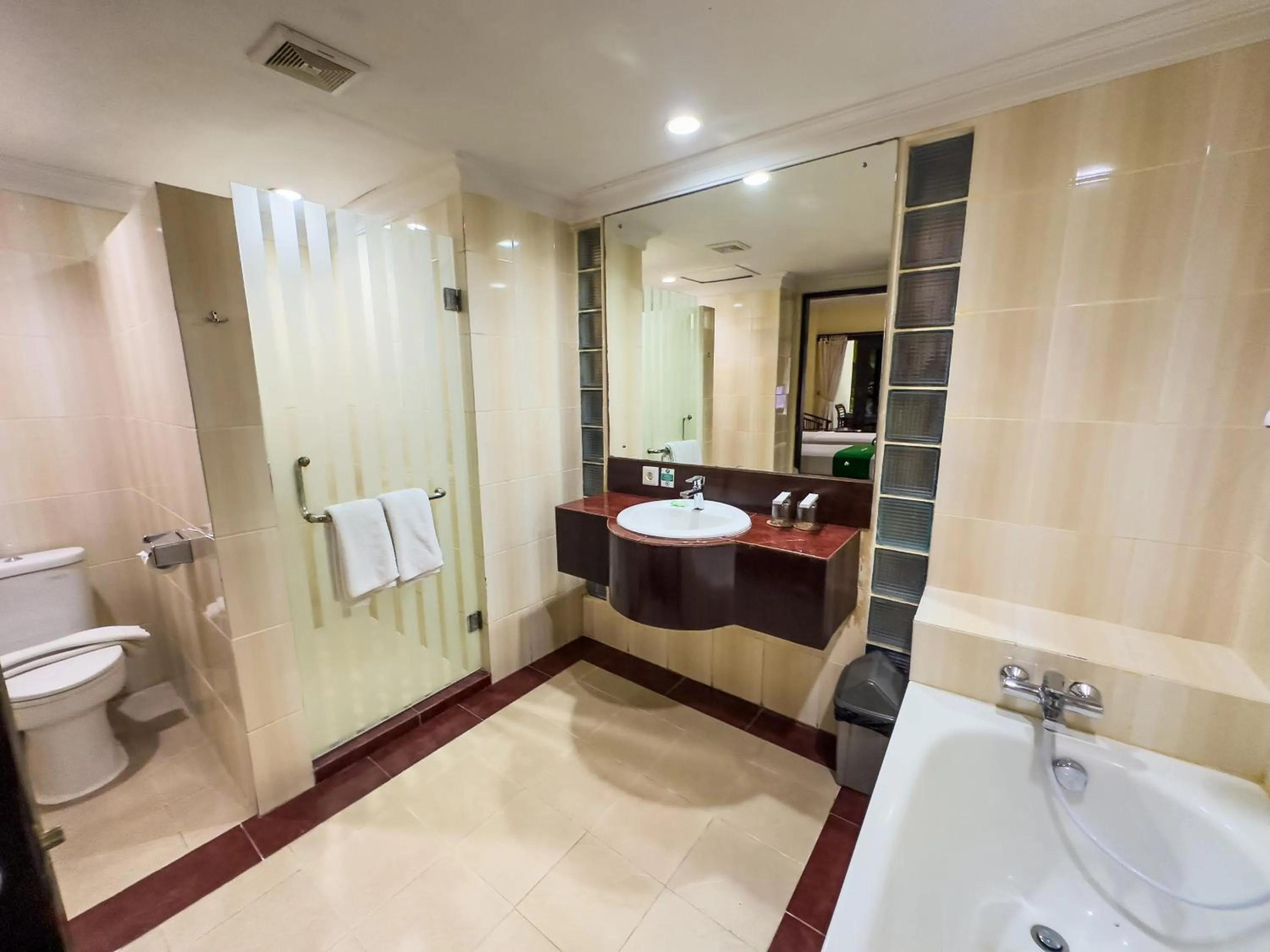 Bathroom in Champlung Mas Hotel Legian