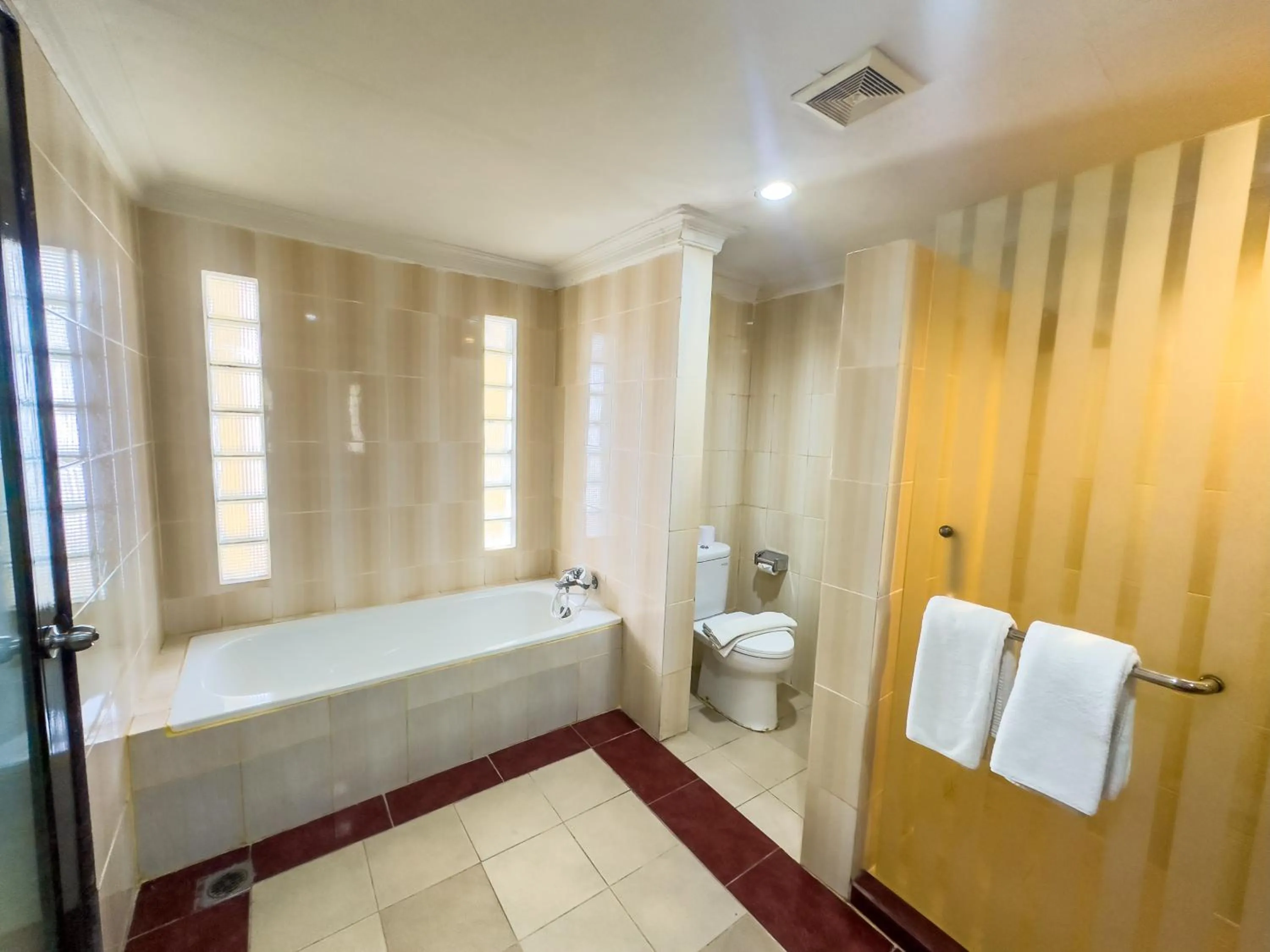 Bathroom in Champlung Mas Hotel Legian