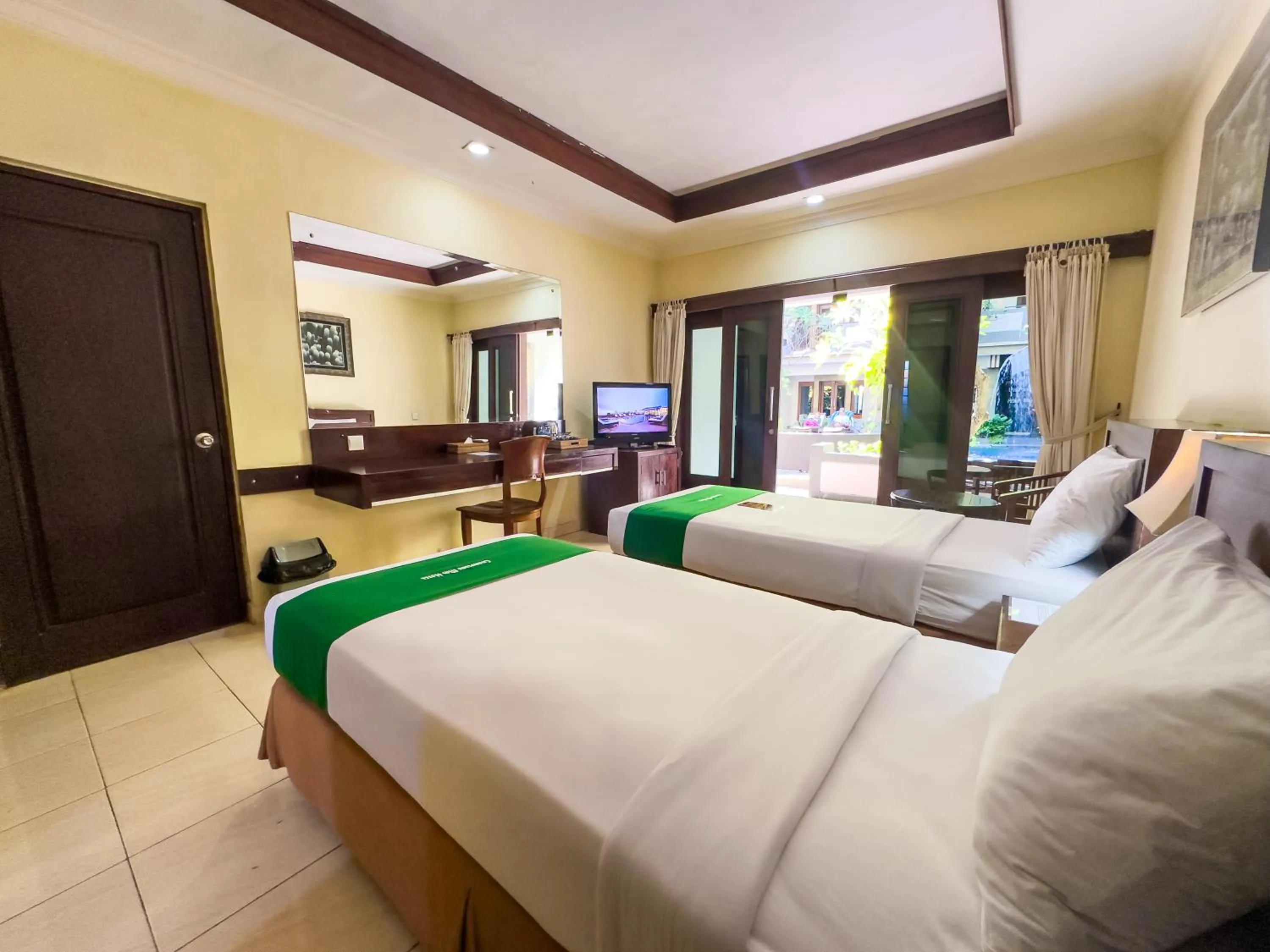 Bedroom, Bed in Champlung Mas Hotel Legian