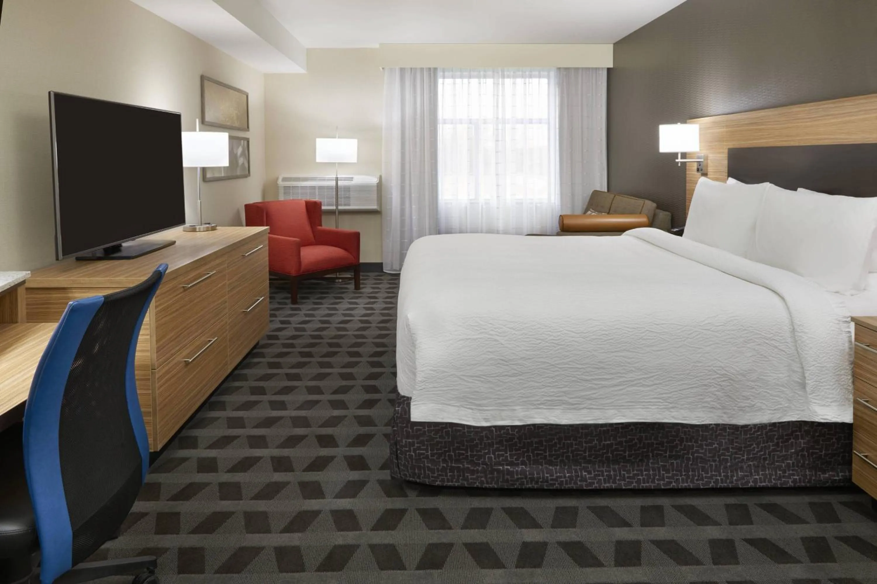 Photo of the whole room, Bed in TownePlace Suites by Marriott Oshawa