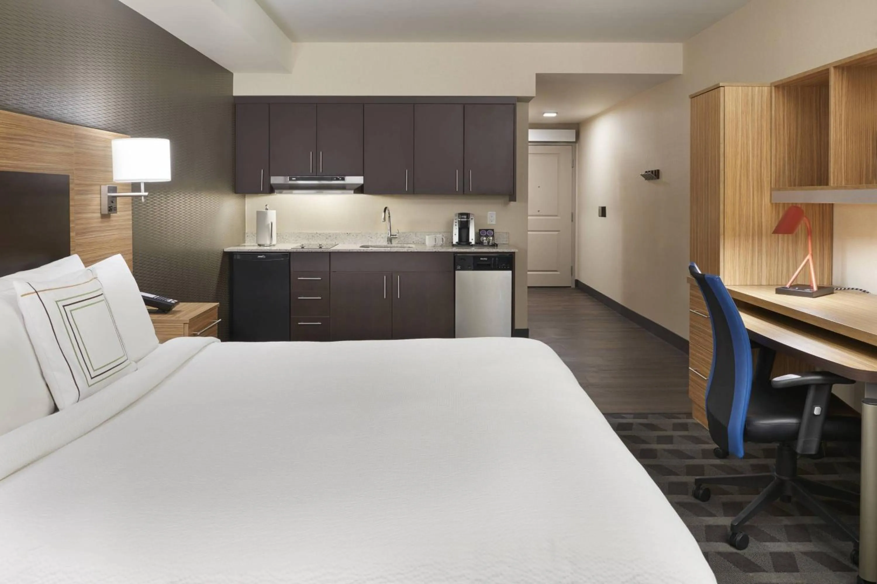 Photo of the whole room, Bed in TownePlace Suites by Marriott Oshawa