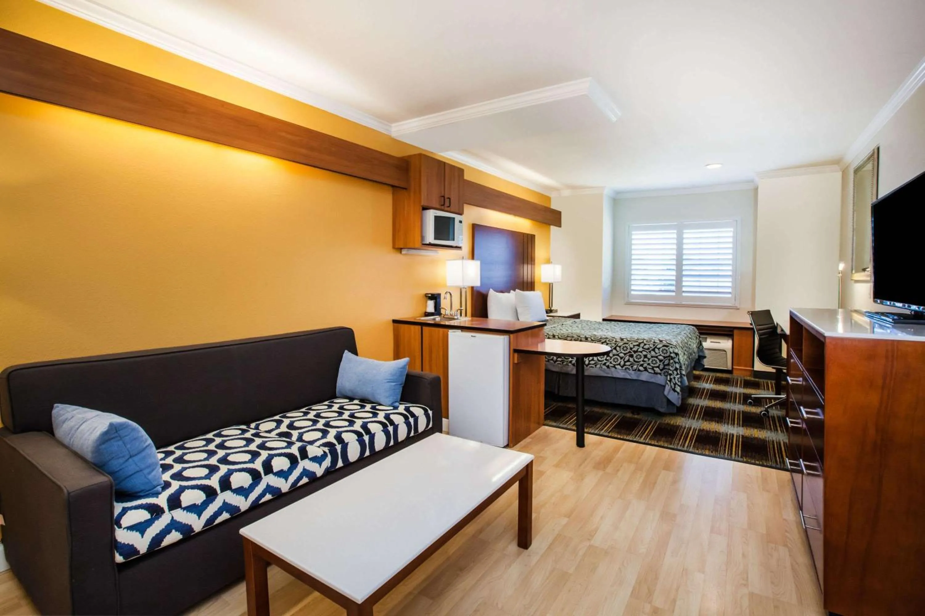 Photo of the whole room in Days Inn & Suites by Wyndham Antioch